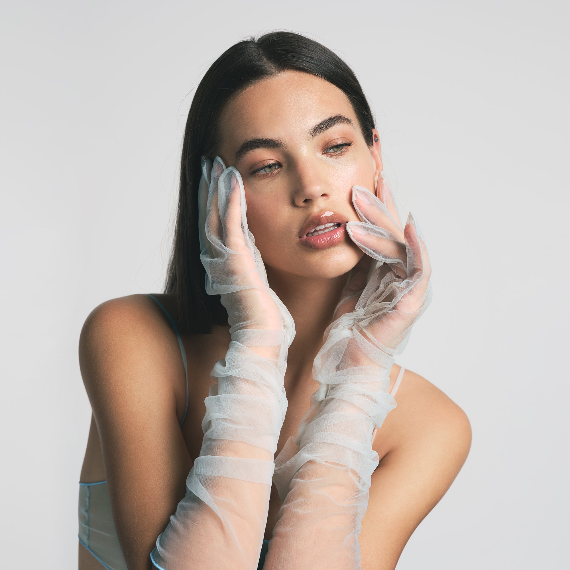 TULLE GLOVES | PLATINUM CONTRAST