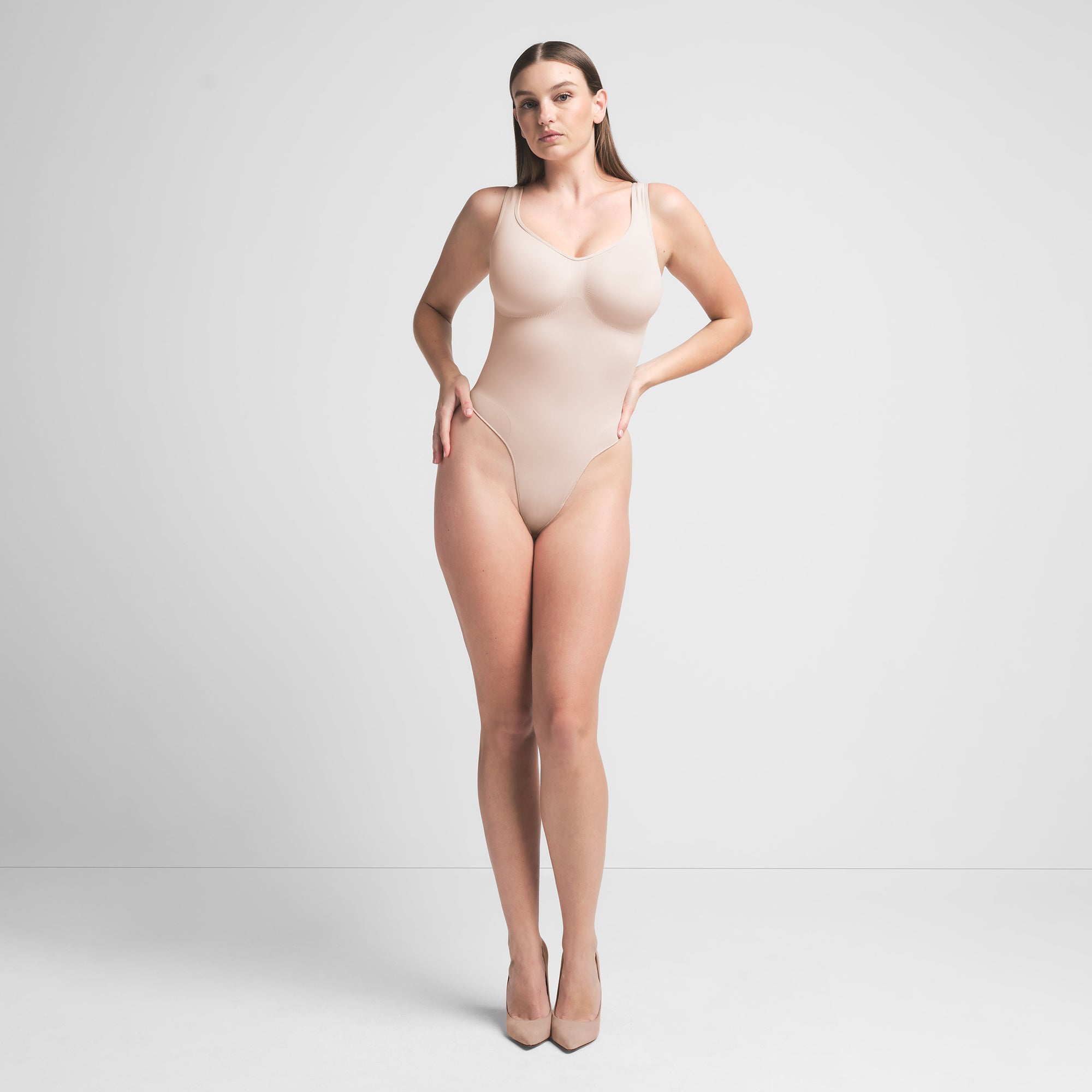 SEAMLESS SCULPT SCOOP NECK THONG BODYSUIT | MICA