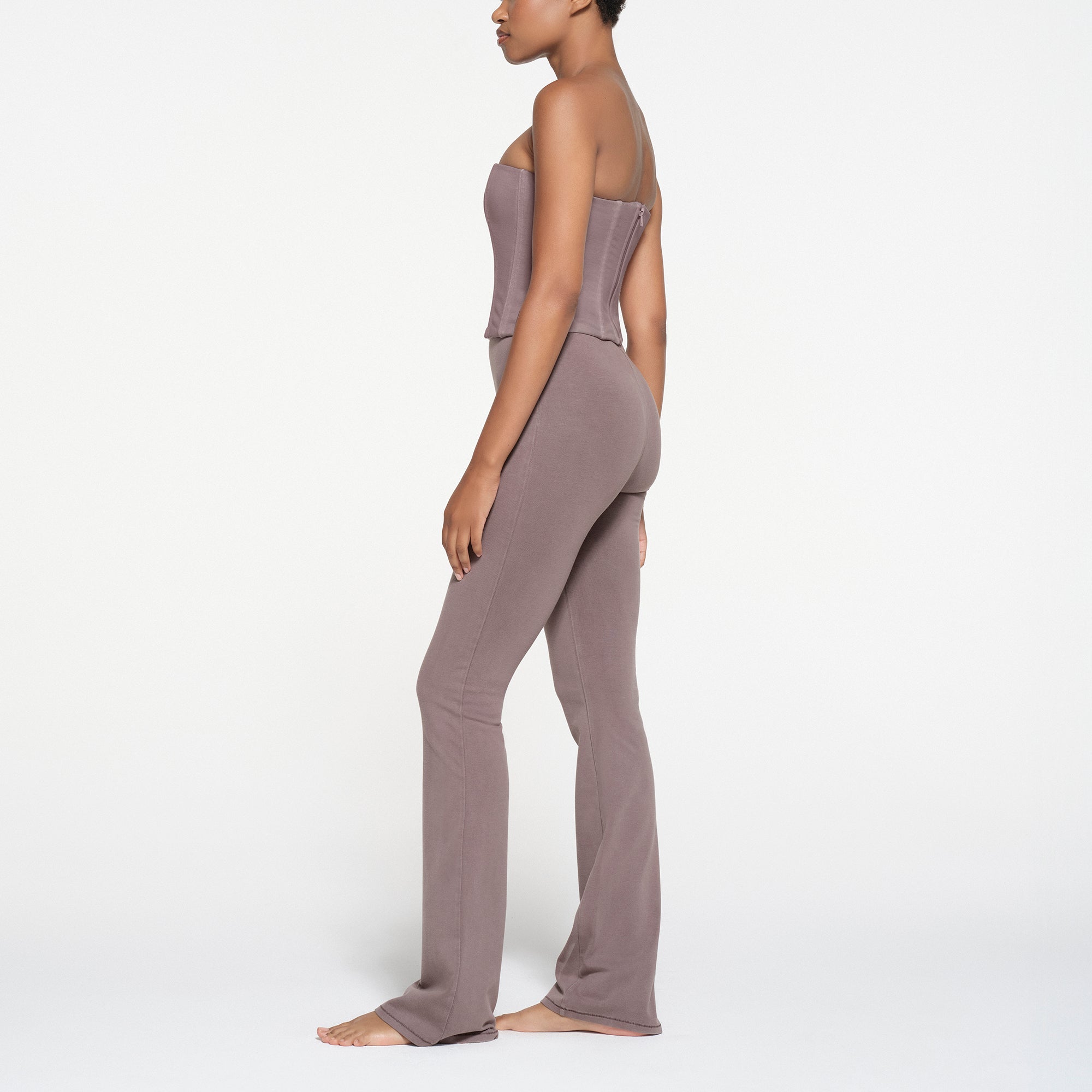 OUTDOOR HIGH-WAISTED FLARE LEGGING | ZINC - Image 2