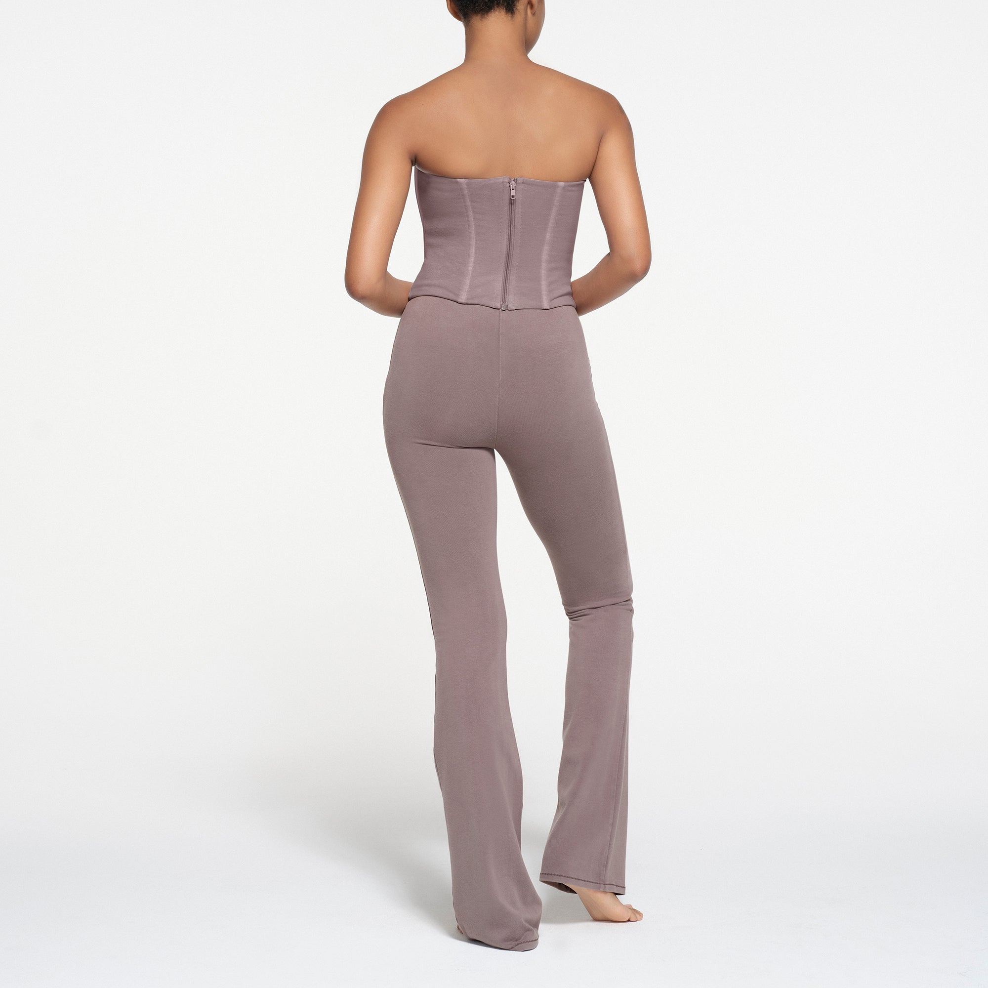 OUTDOOR HIGH-WAISTED FLARE LEGGING | ZINC - Image 3