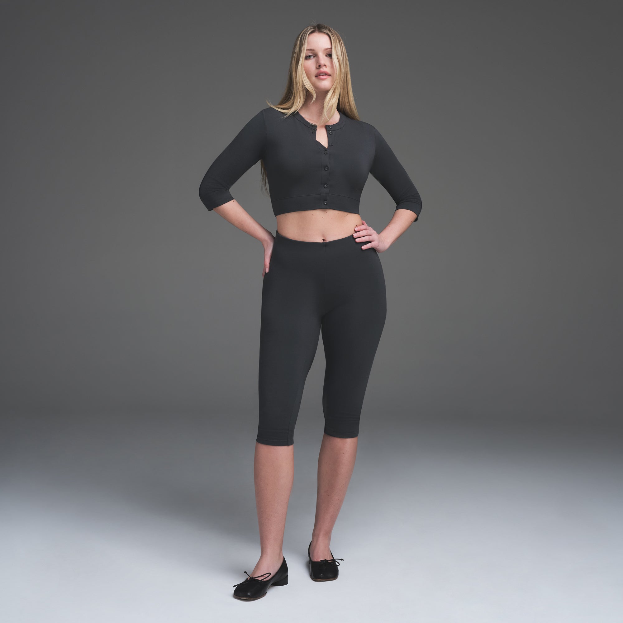 SMOOTH LAYERS CAPRI | GRAPHITE