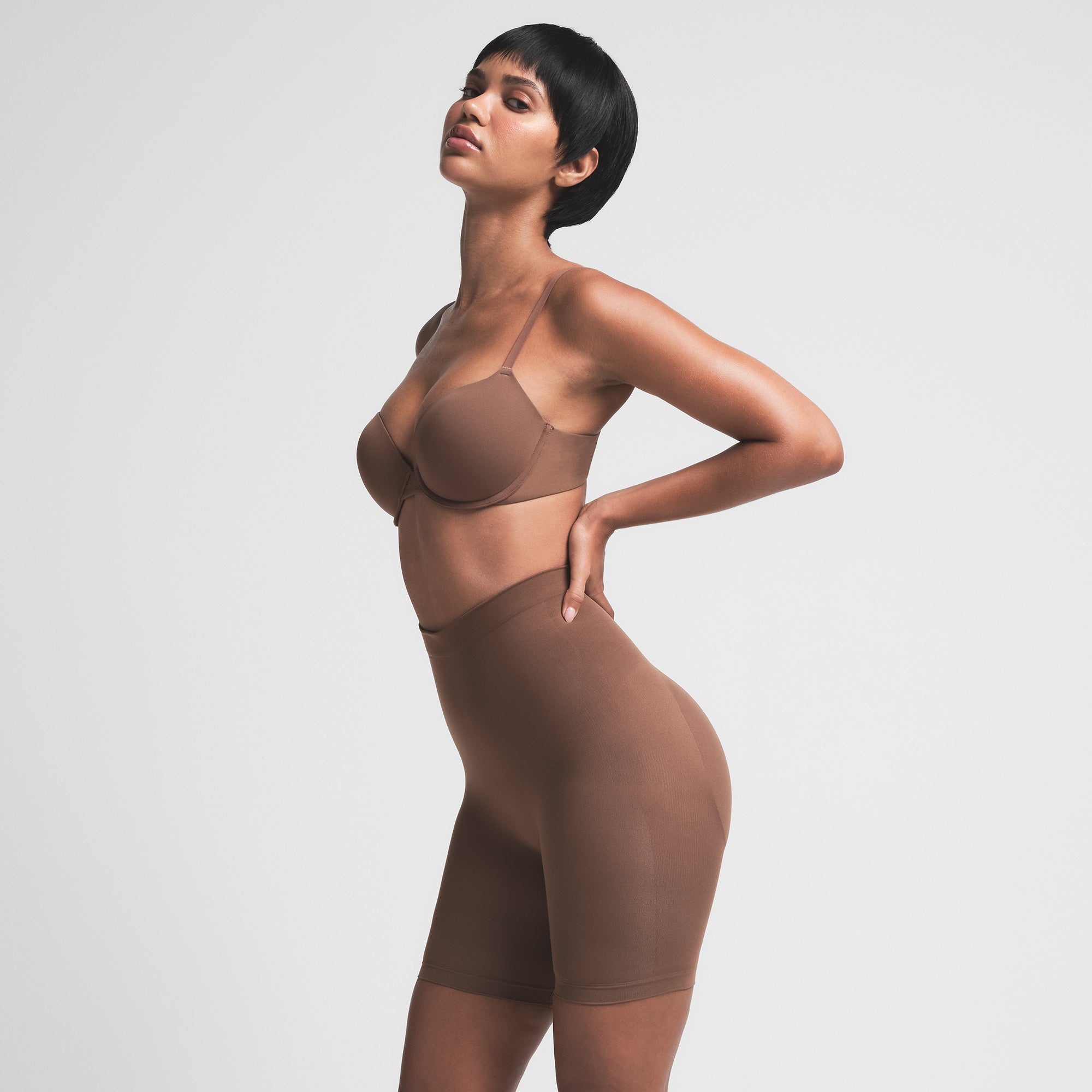 SEAMLESS SCULPT MID THIGH SHORT | JASPER