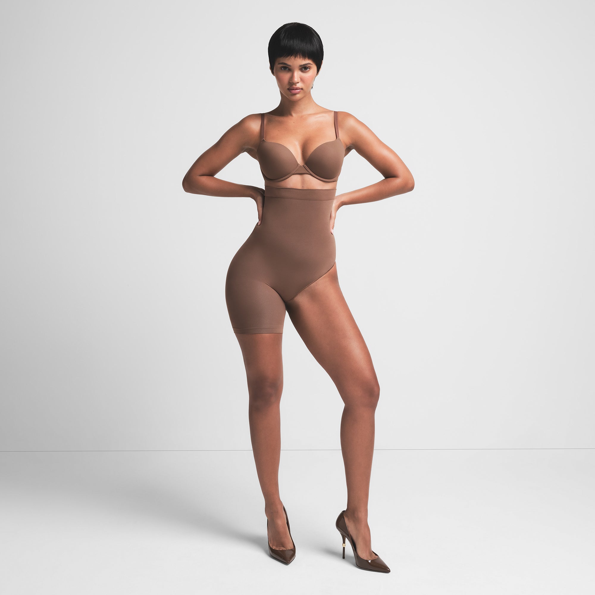 SEAMLESS SCULPT SOLUTION SHORT LEFT LEG EXPOSED | JASPER