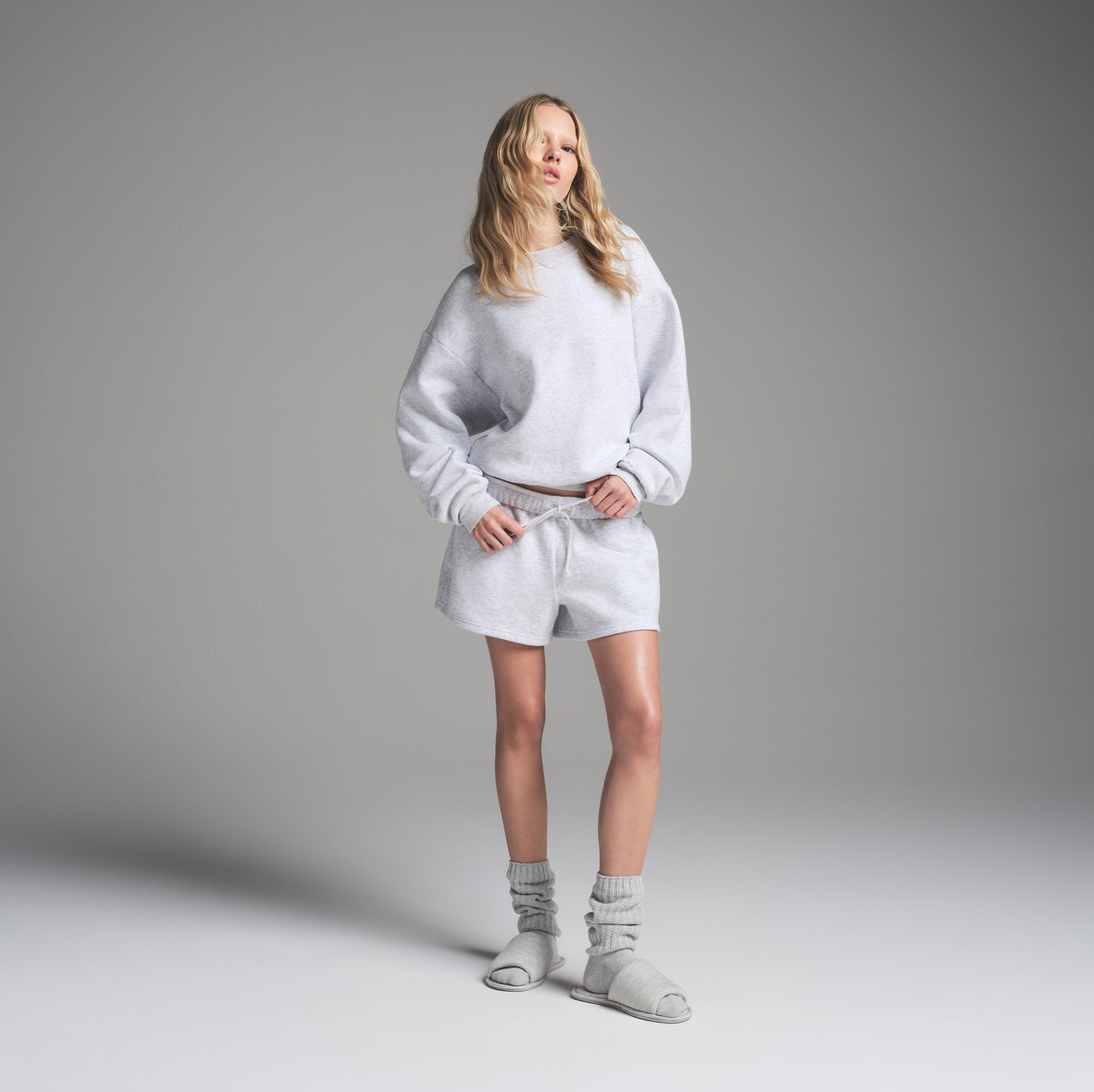 COTTON FLEECE CLASSIC SHORT | LIGHT HEATHER GREY - Image 3