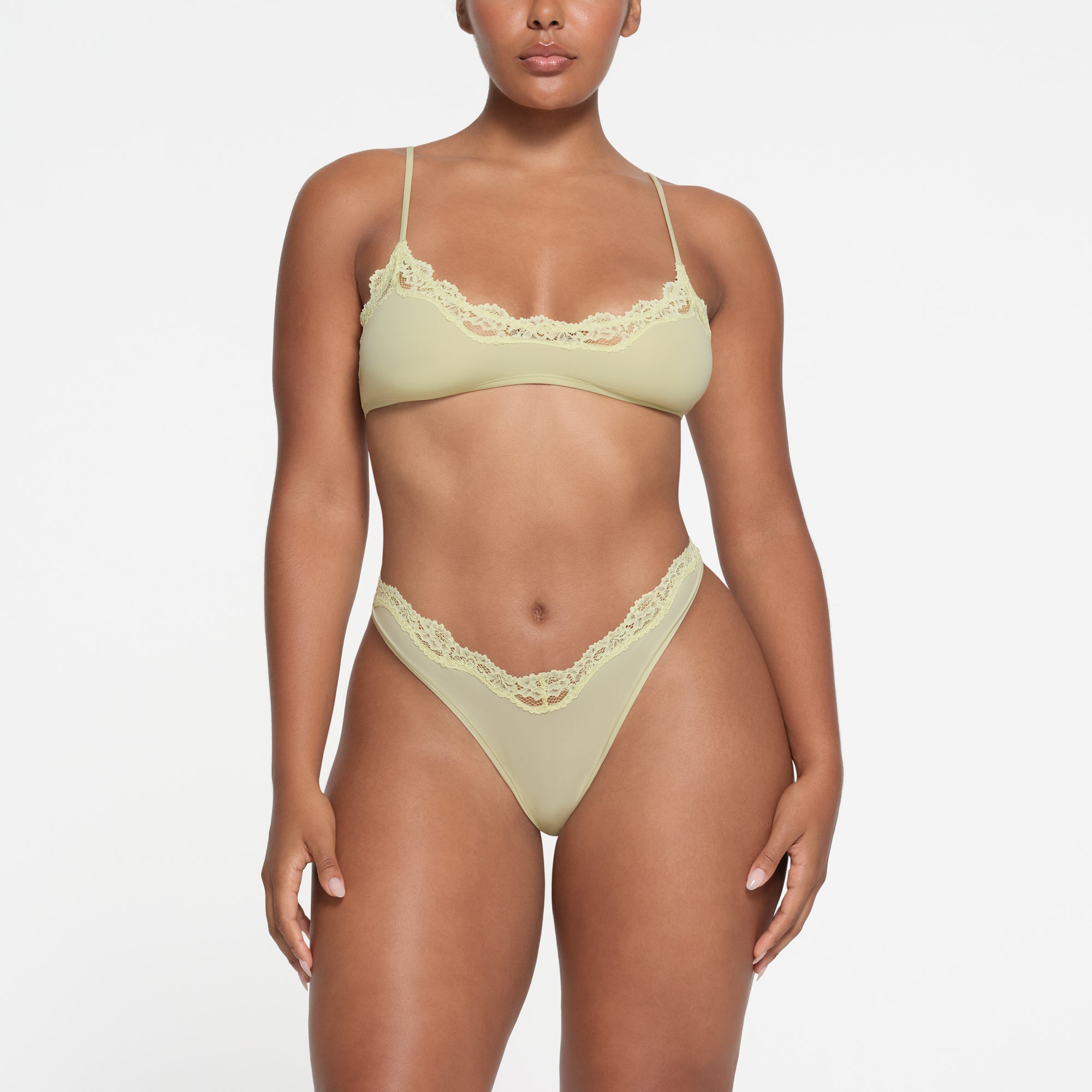 FITS EVERYBODY LACE SCOOP BRALETTE | SAGE