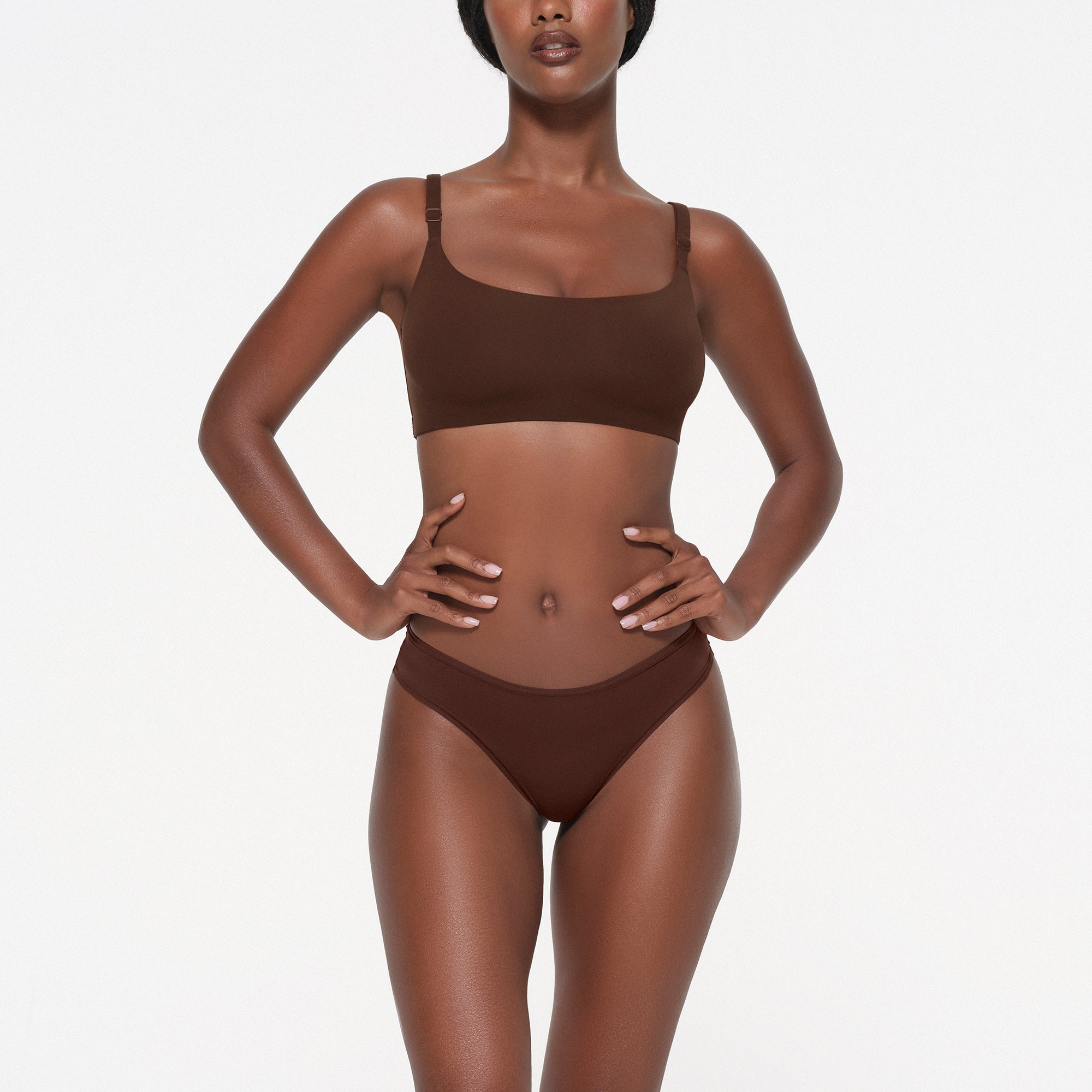 FITS EVERYBODY BACK SMOOTHING SCOOP BRALETTE | COCOA