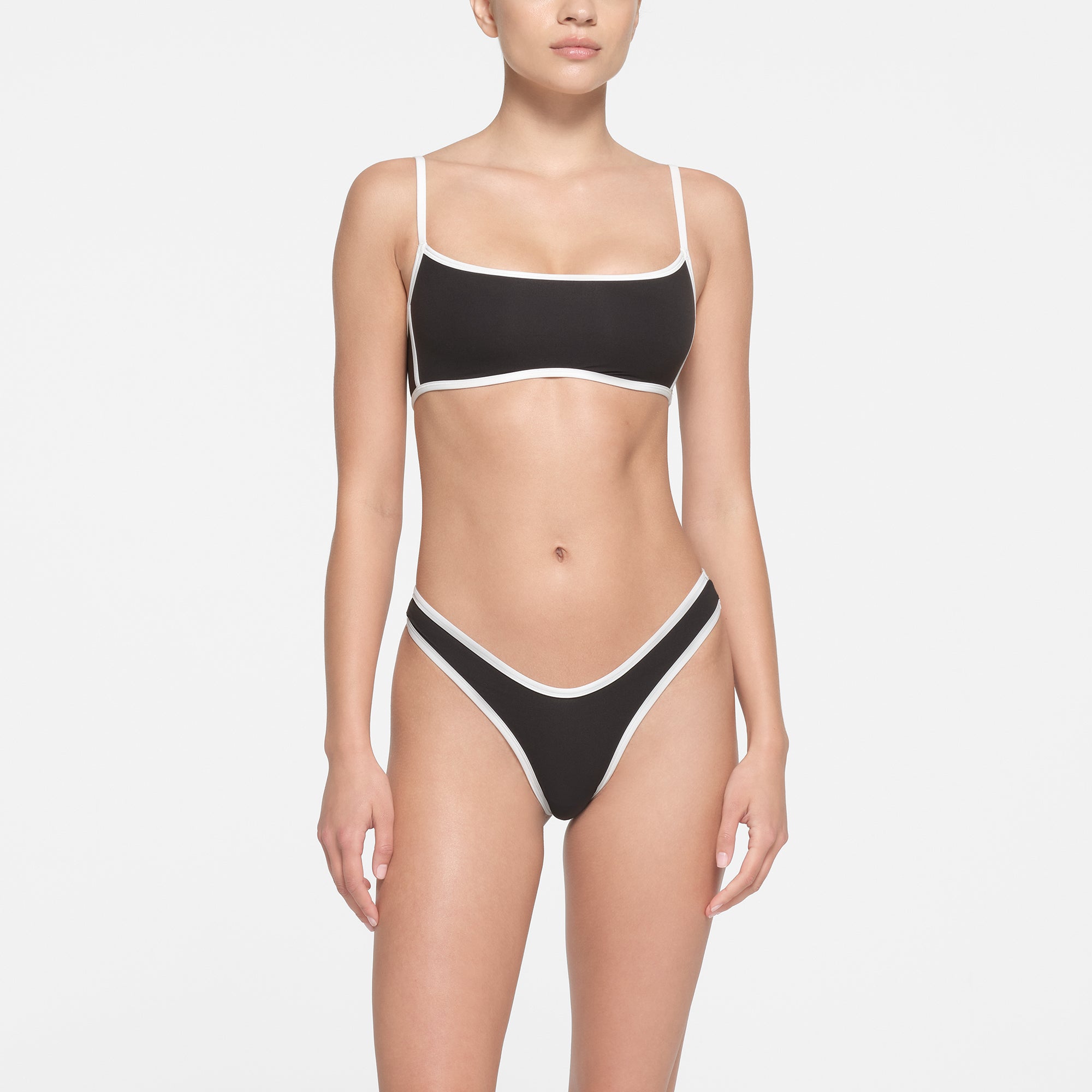 FITS EVERYBODY CONTRAST TRIM SCOOP BRALETTE | ONYX