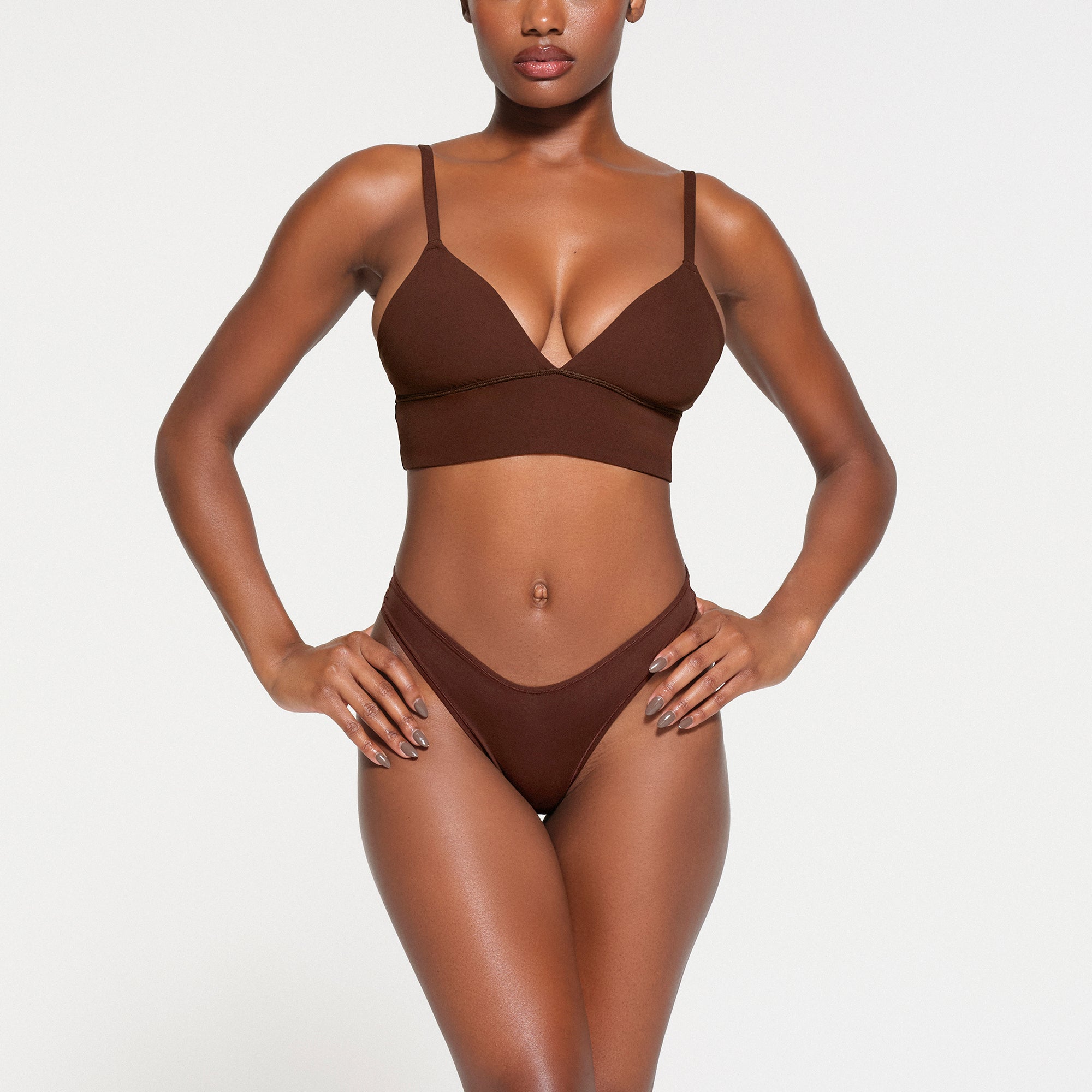 FITS EVERYBODY TRIANGLE LONGLINE BRALETTE | COCOA
