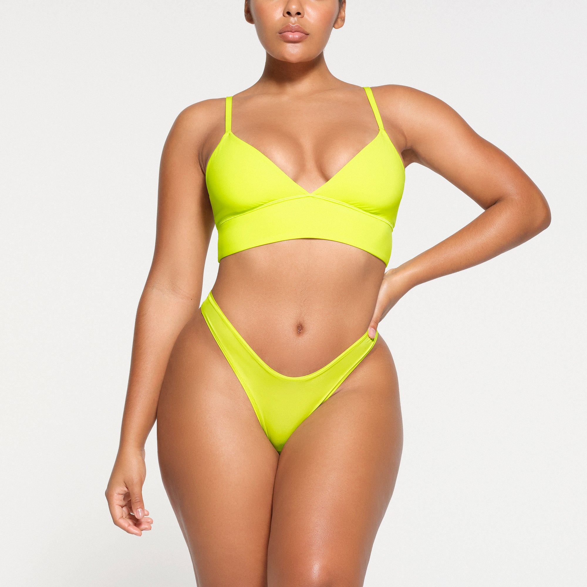 FITS EVERYBODY TRIANGLE LONGLINE BRALETTE | DAFFODIL