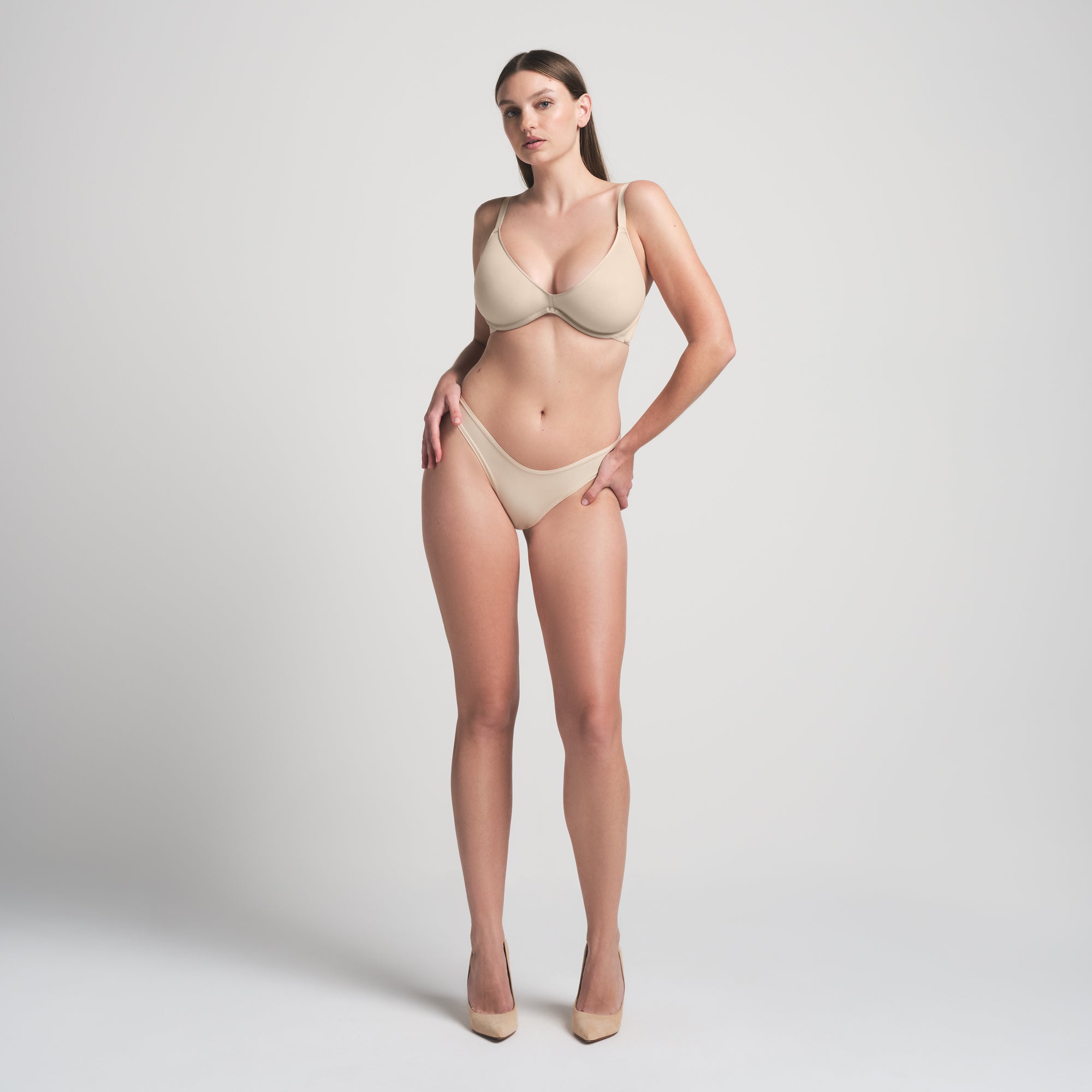 WEIGHTLESS SCOOP BRA | SAND