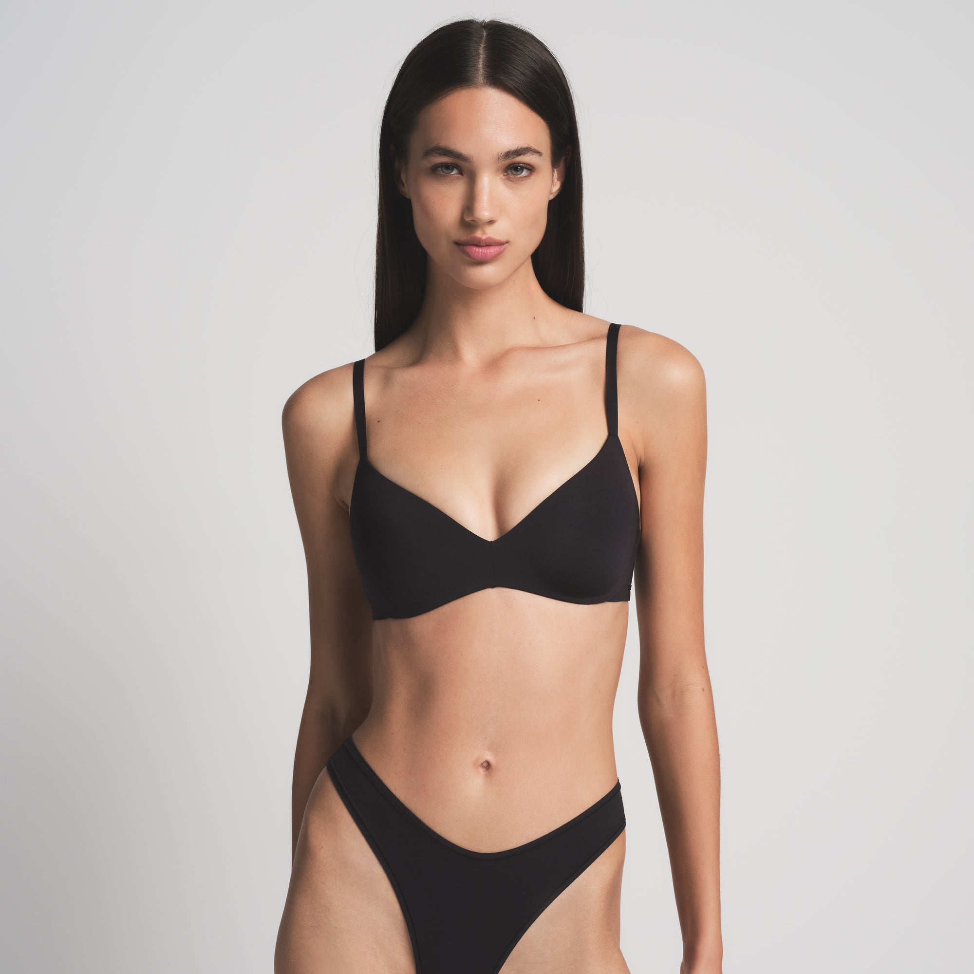 WIRELESS FORM PUSH-UP PLUNGE BRA | ONYX - Image 2