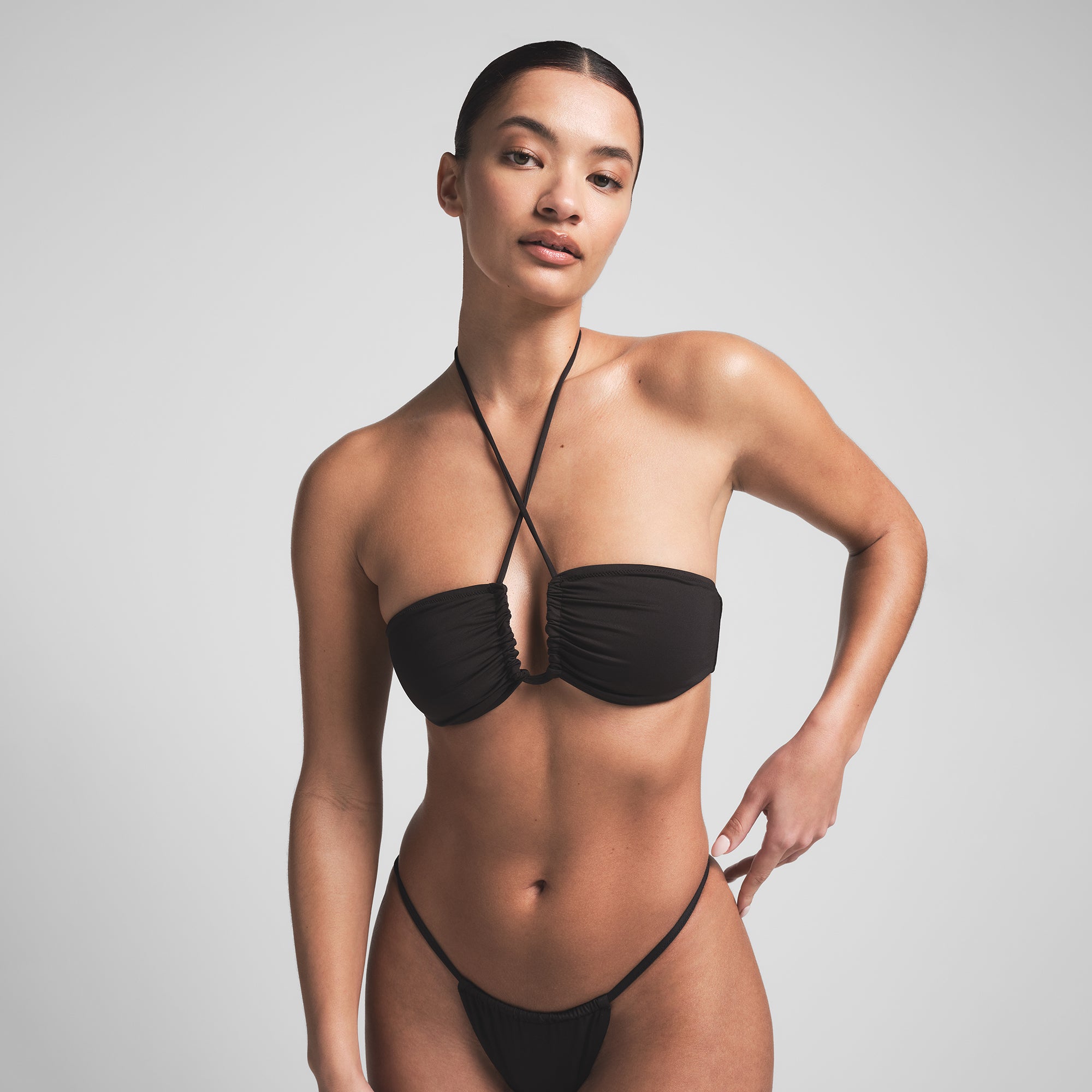 SIGNATURE SWIM HALTER BIKINI TOP | ONYX
