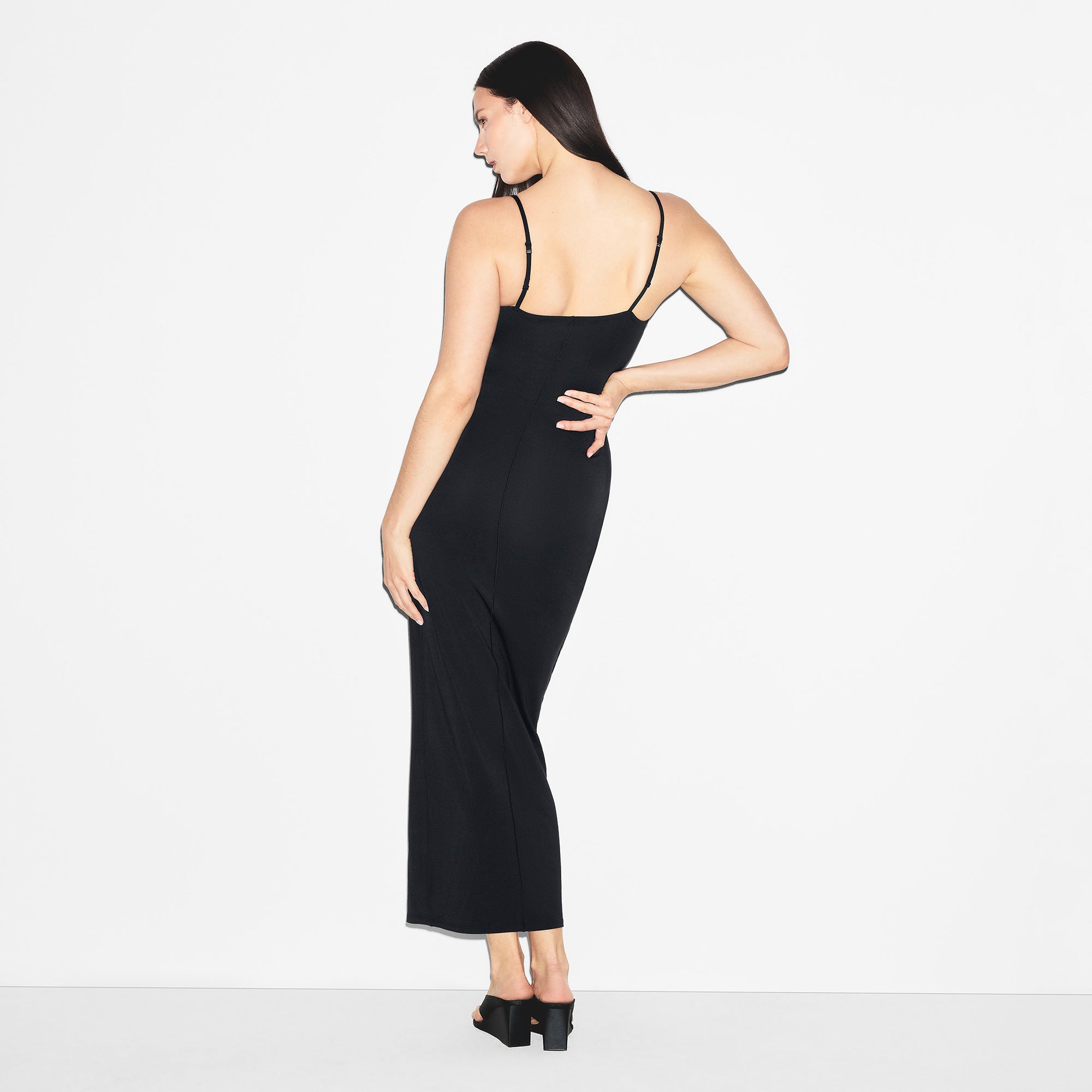SMOOTH LAYERS SCOOP NECK LONG DRESS | OBSIDIAN - Image 3