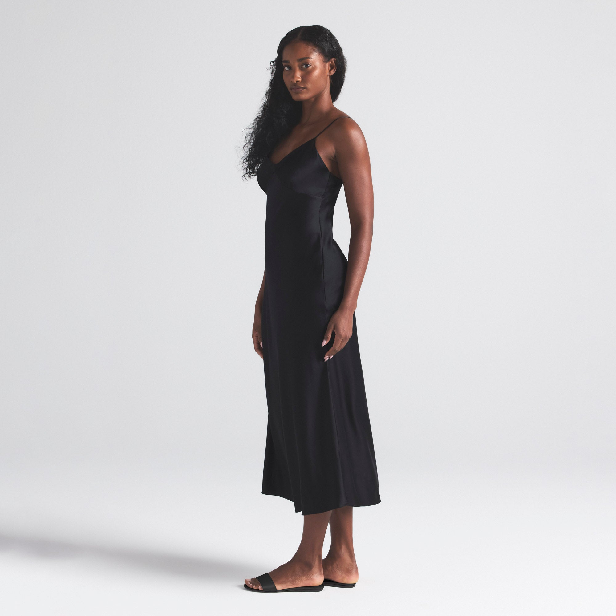 SILK CAMI V NECK LONG SLIP | ONYX