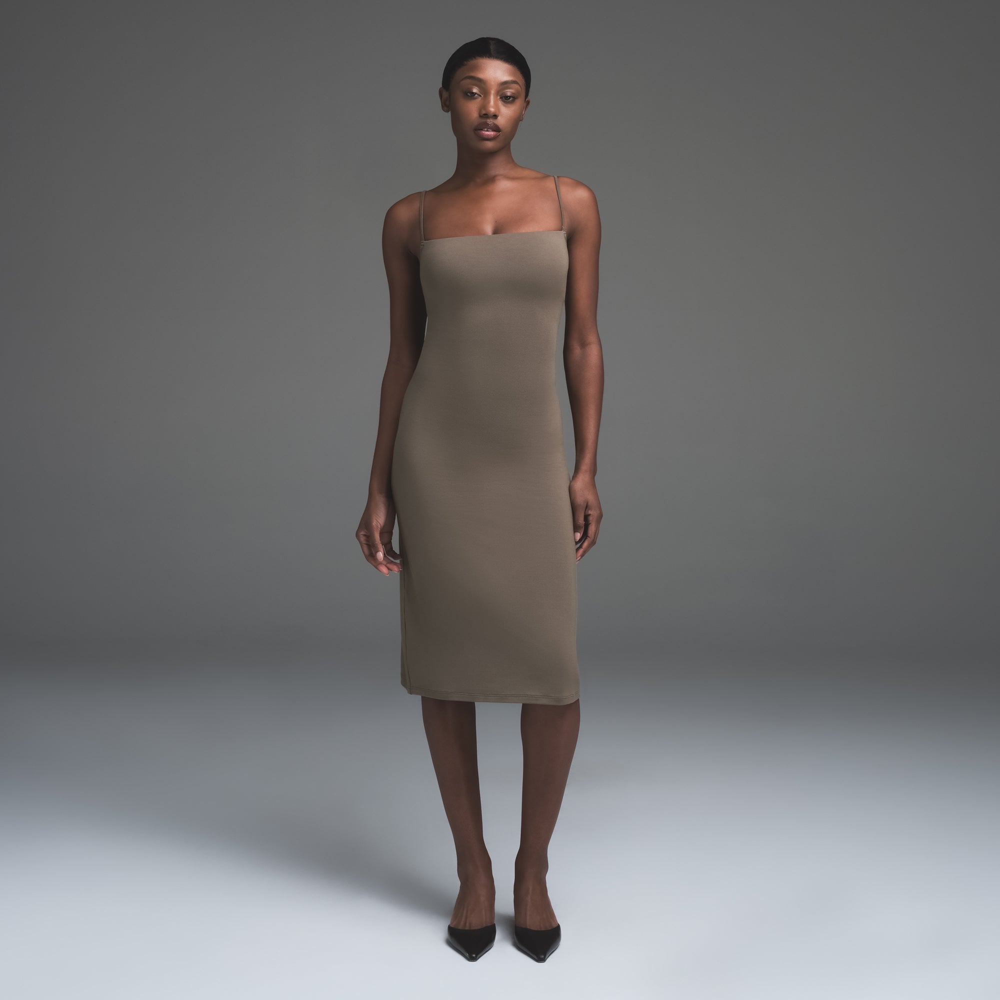 SMOOTH LAYERS MIDI DRESS | TRUFFLE - Image 3