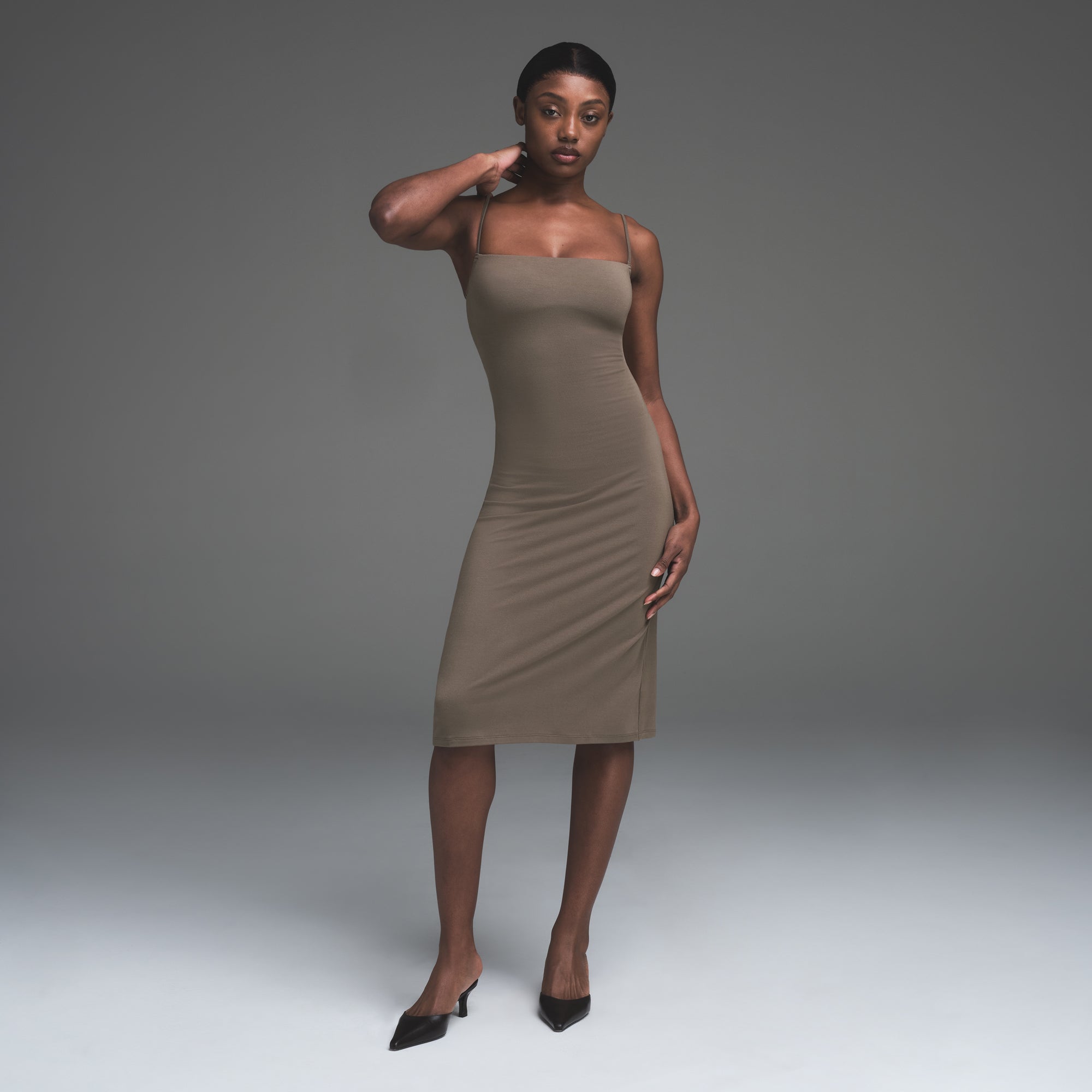 SMOOTH LAYERS MIDI DRESS | TRUFFLE