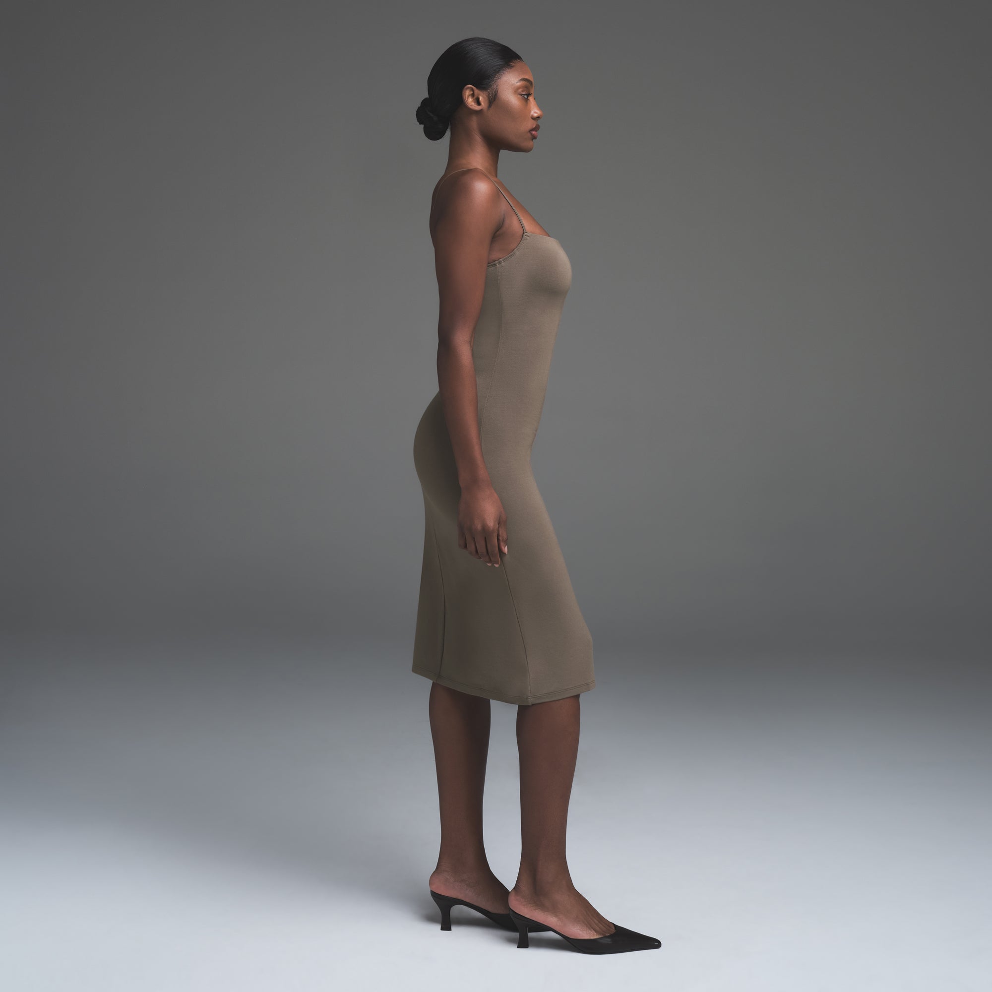 SMOOTH LAYERS MIDI DRESS | TRUFFLE - Image 2
