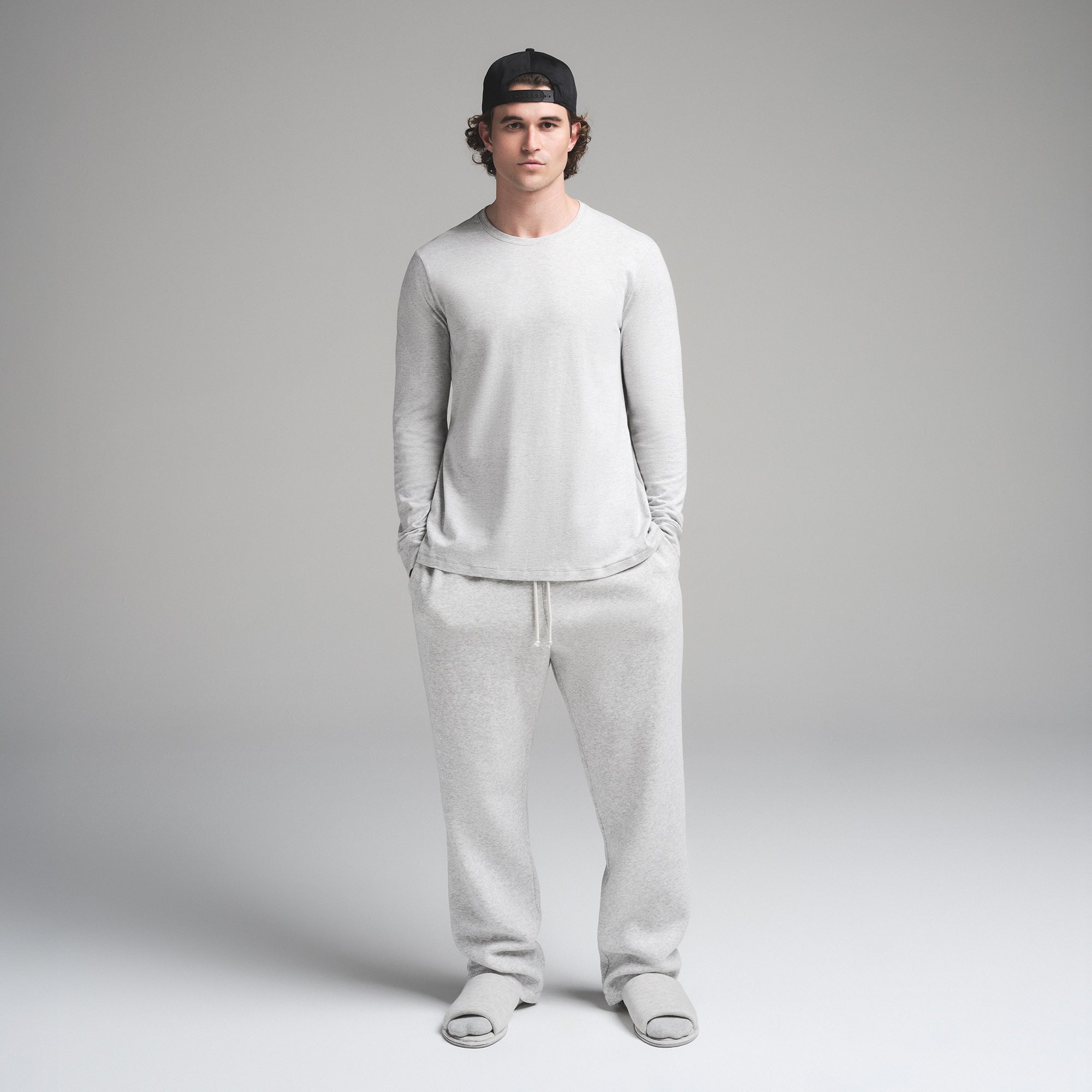 SKIMS COTTON MENS CLASSIC LONG SLEEVE T-SHIRT | LIGHT HEATHER GREY