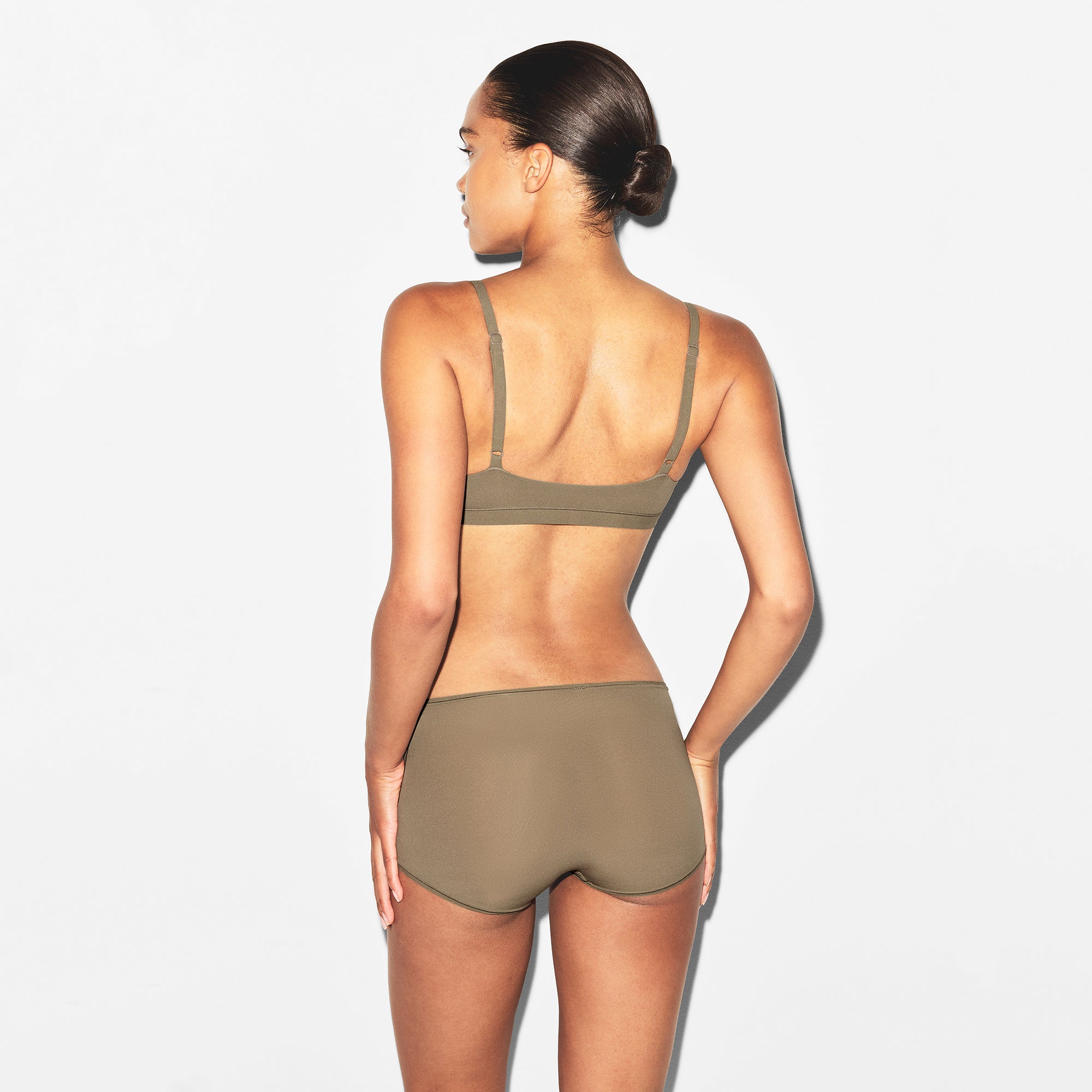 FITS EVERYBODY BOY SHORT | TRUFFLE - Image 3