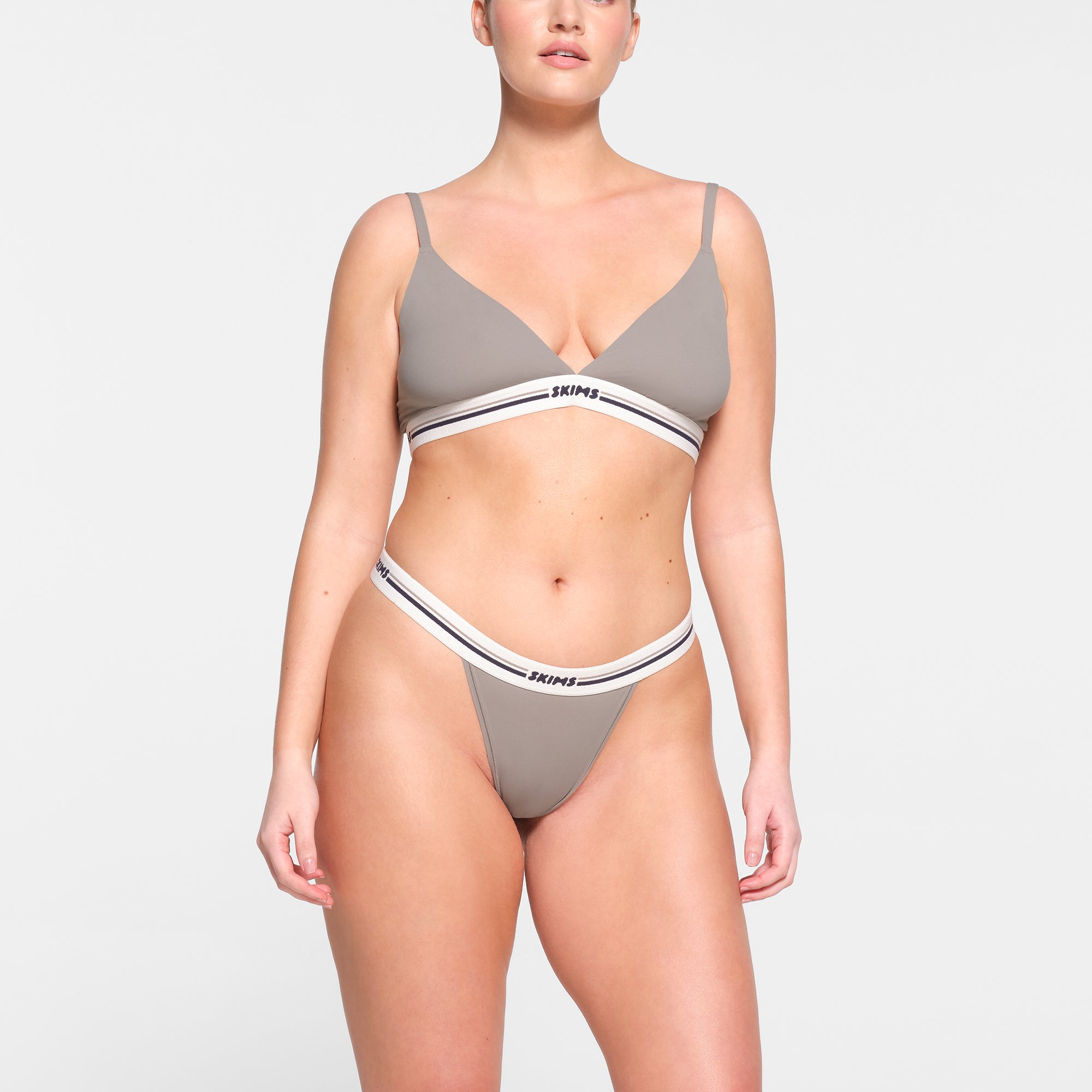 FITS EVERYBODY LOGO THONG | SMOKE