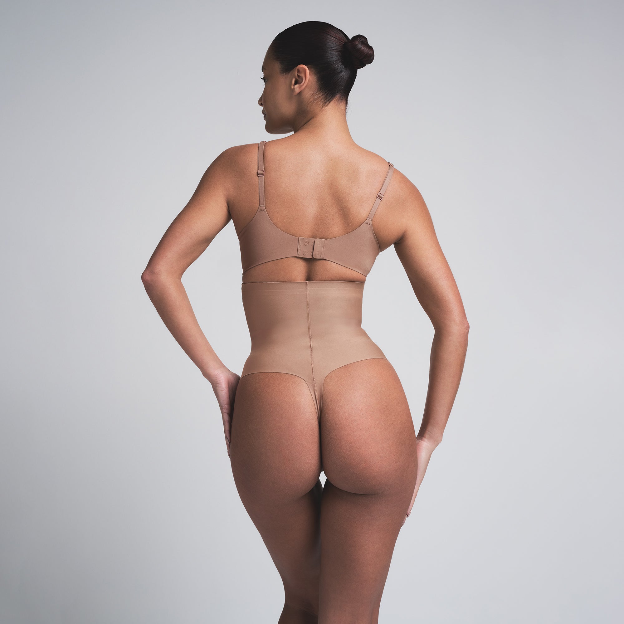 SKIMS BODY CORE SCULPT HIGH-WAISTED THONG | SIENNA - Image 5