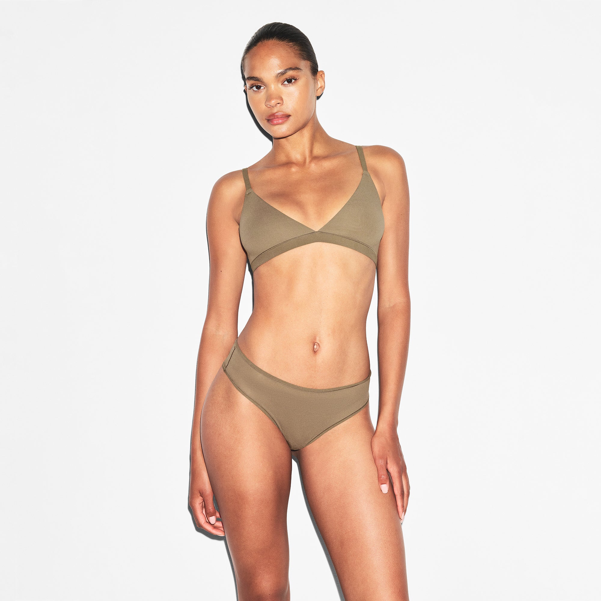 FITS EVERYBODY THONG | TRUFFLE