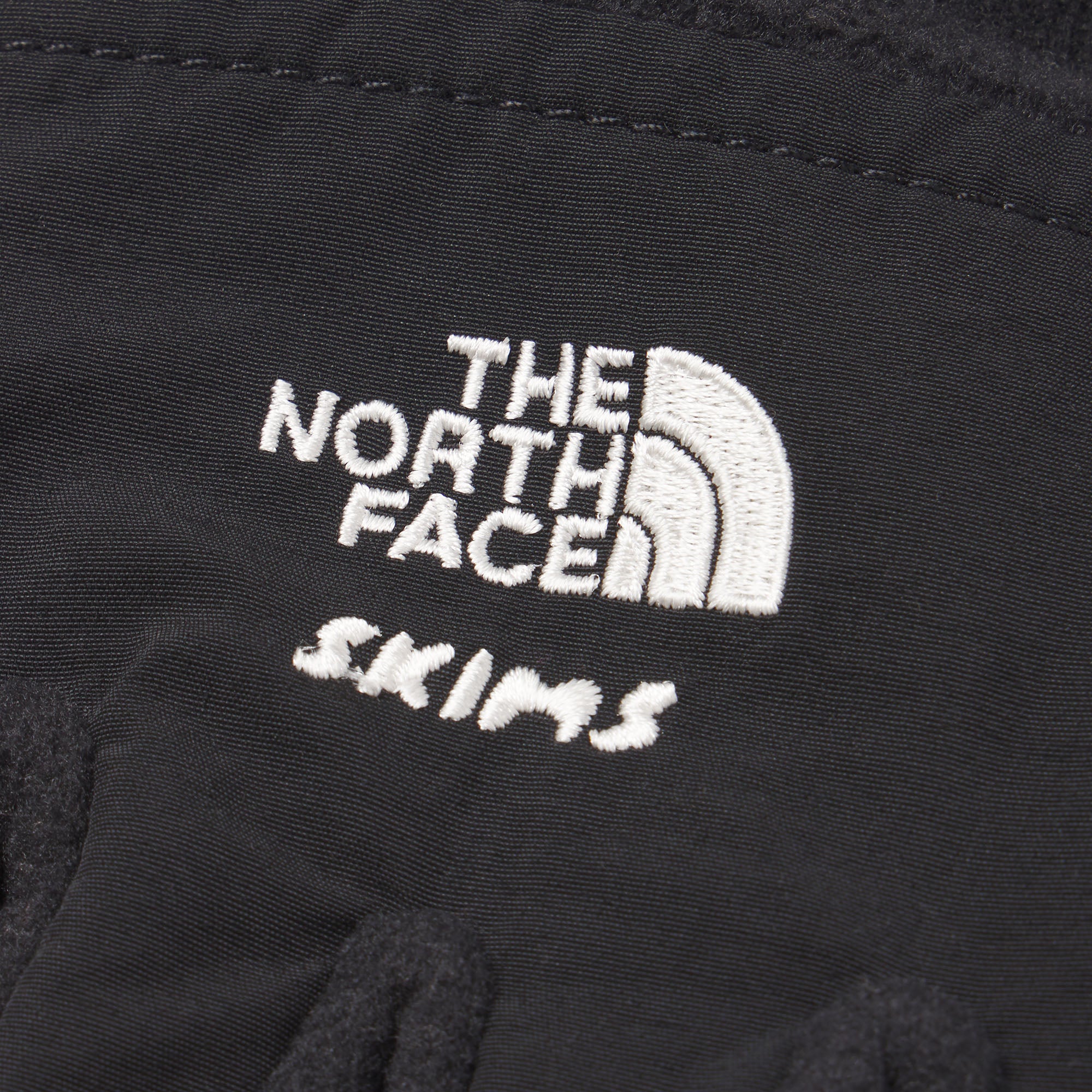 THE NORTH FACE X SKIMS RETRO DENALI FLEECE GLOVES | ONYX - Image 5