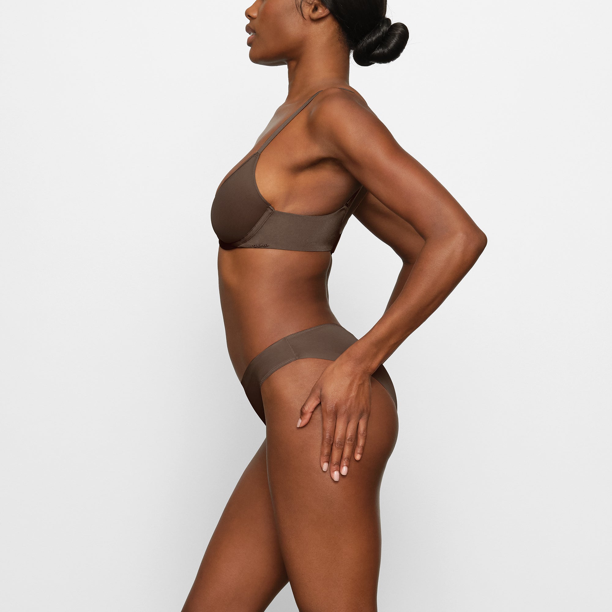 WEIGHTLESS SCOOP BRA | ESPRESSO - Image 2