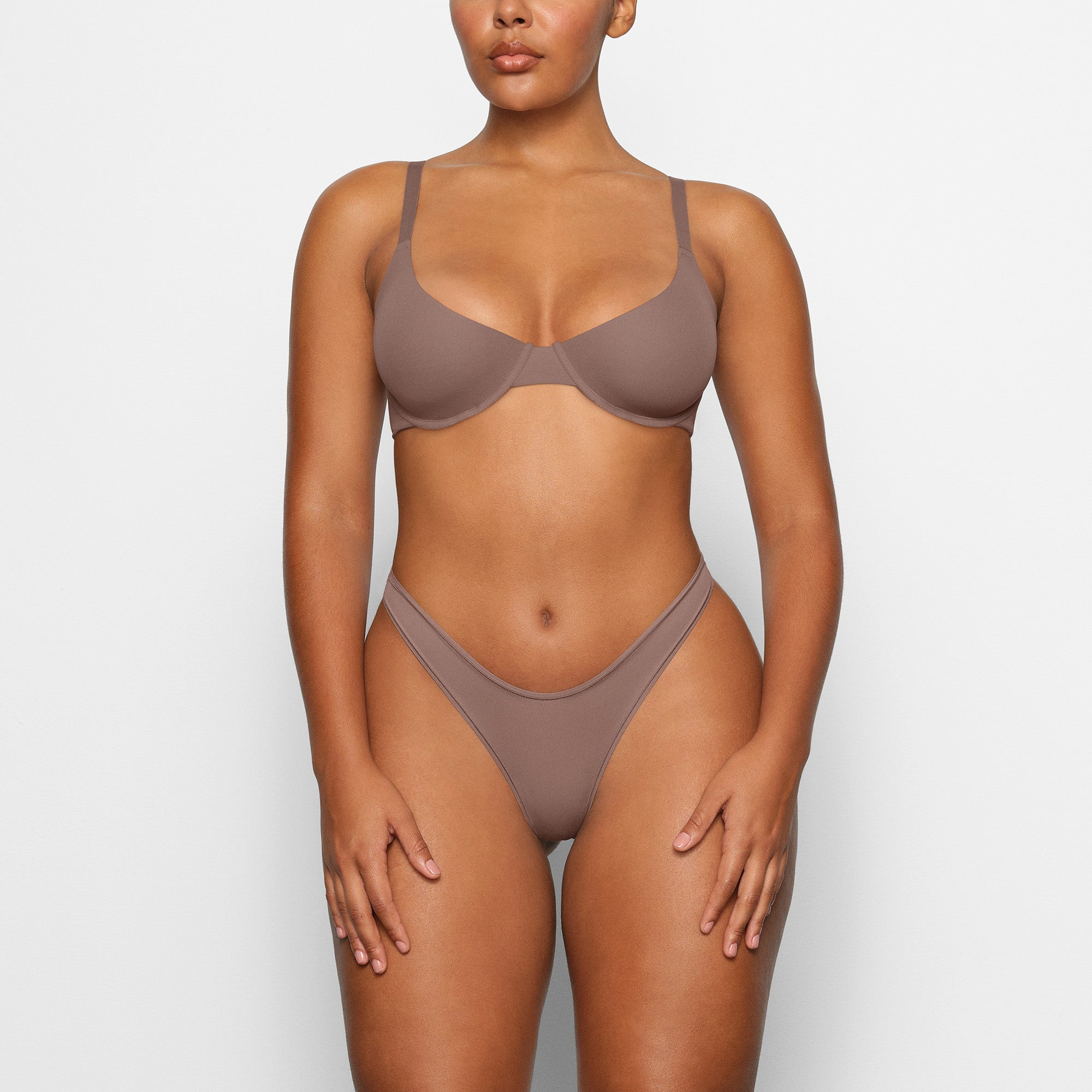 FITS EVERYBODY PLUNGE BRA | UMBER