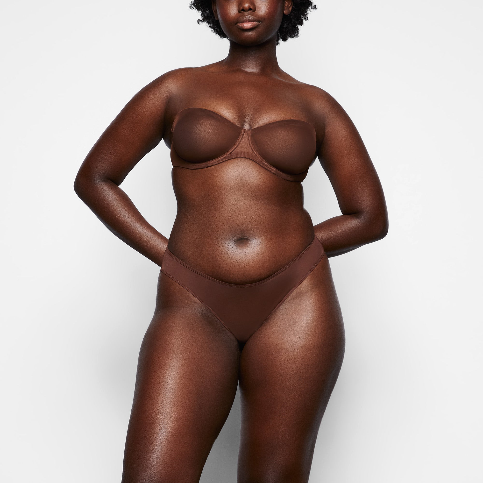 ULTRA FINE MESH STRAPLESS BRA | MAHOGANY