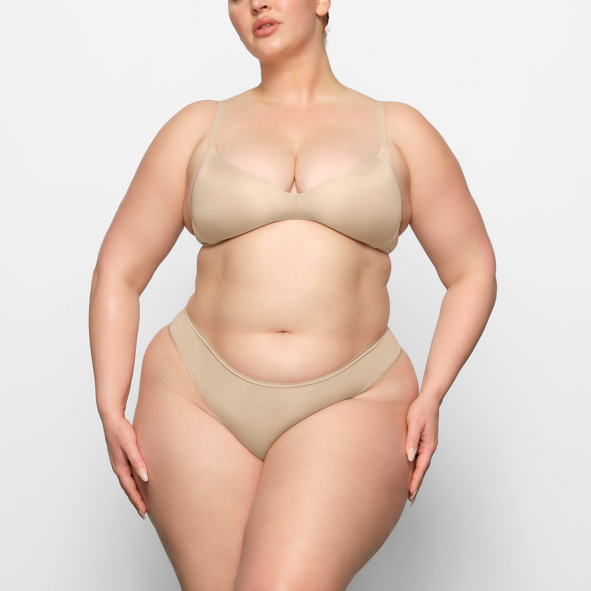 WIRELESS FORM PUSH-UP PLUNGE BRA | SAND