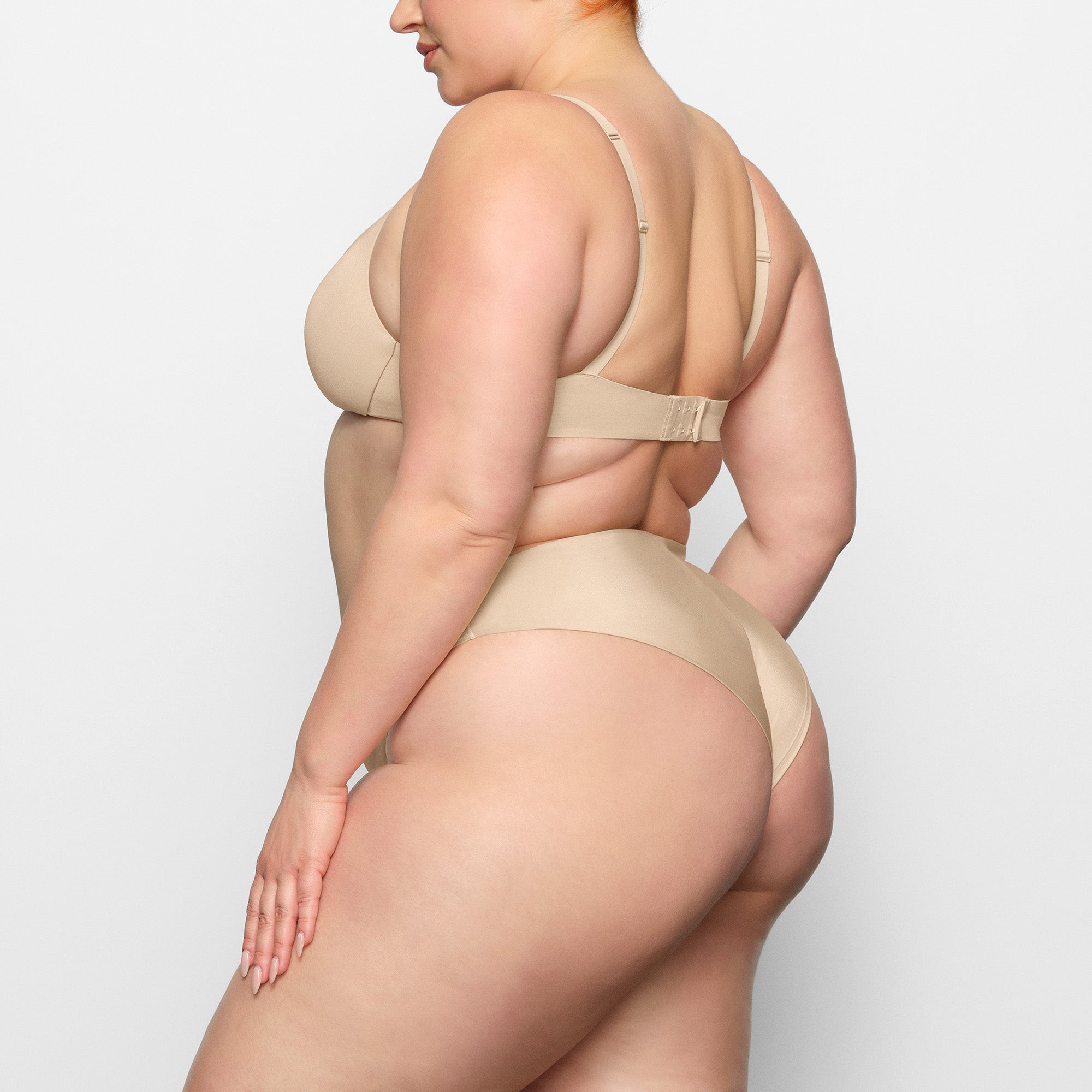 WIRELESS FORM PUSH-UP PLUNGE BRA | SAND - Image 2