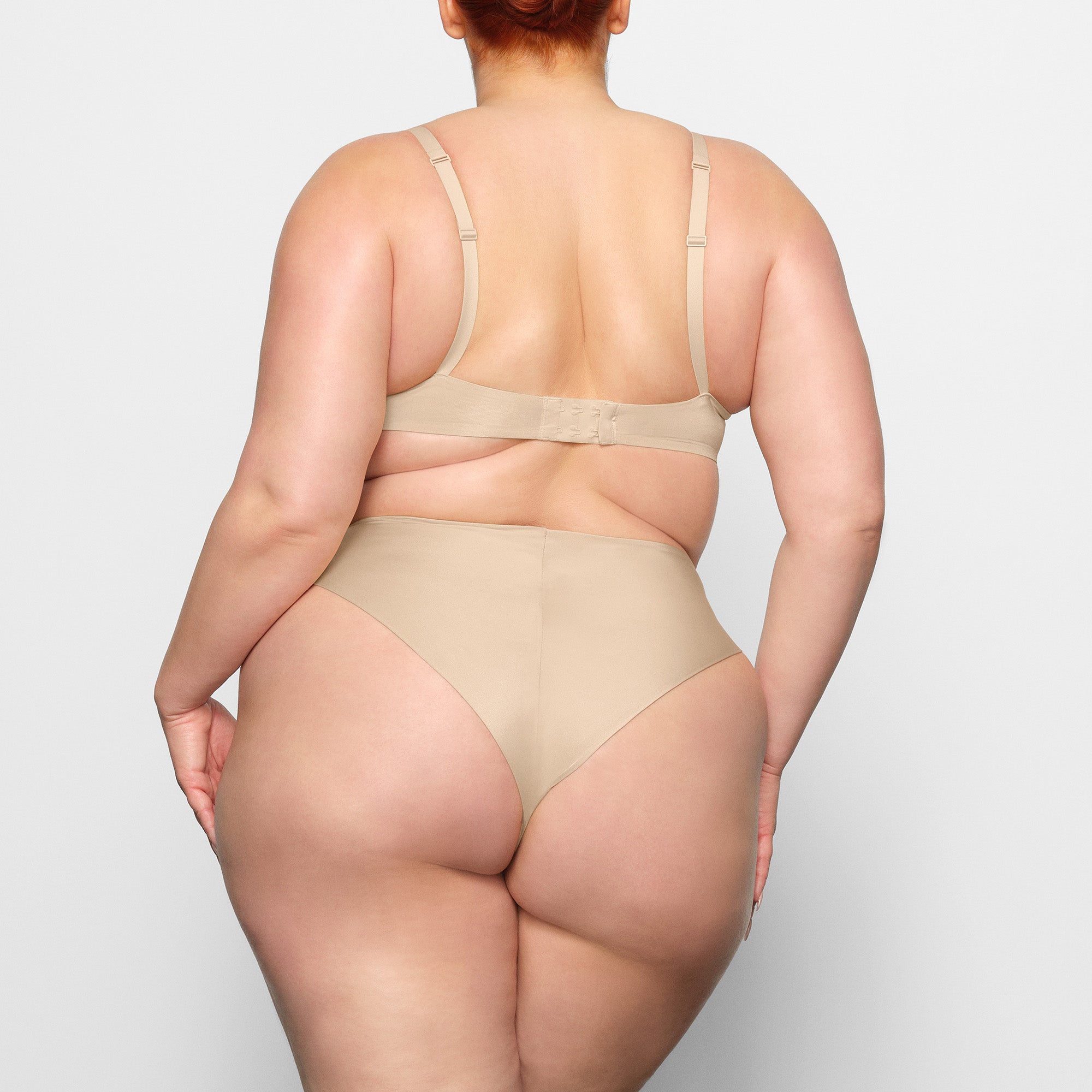 WIRELESS FORM PUSH-UP PLUNGE BRA | SAND - Image 3