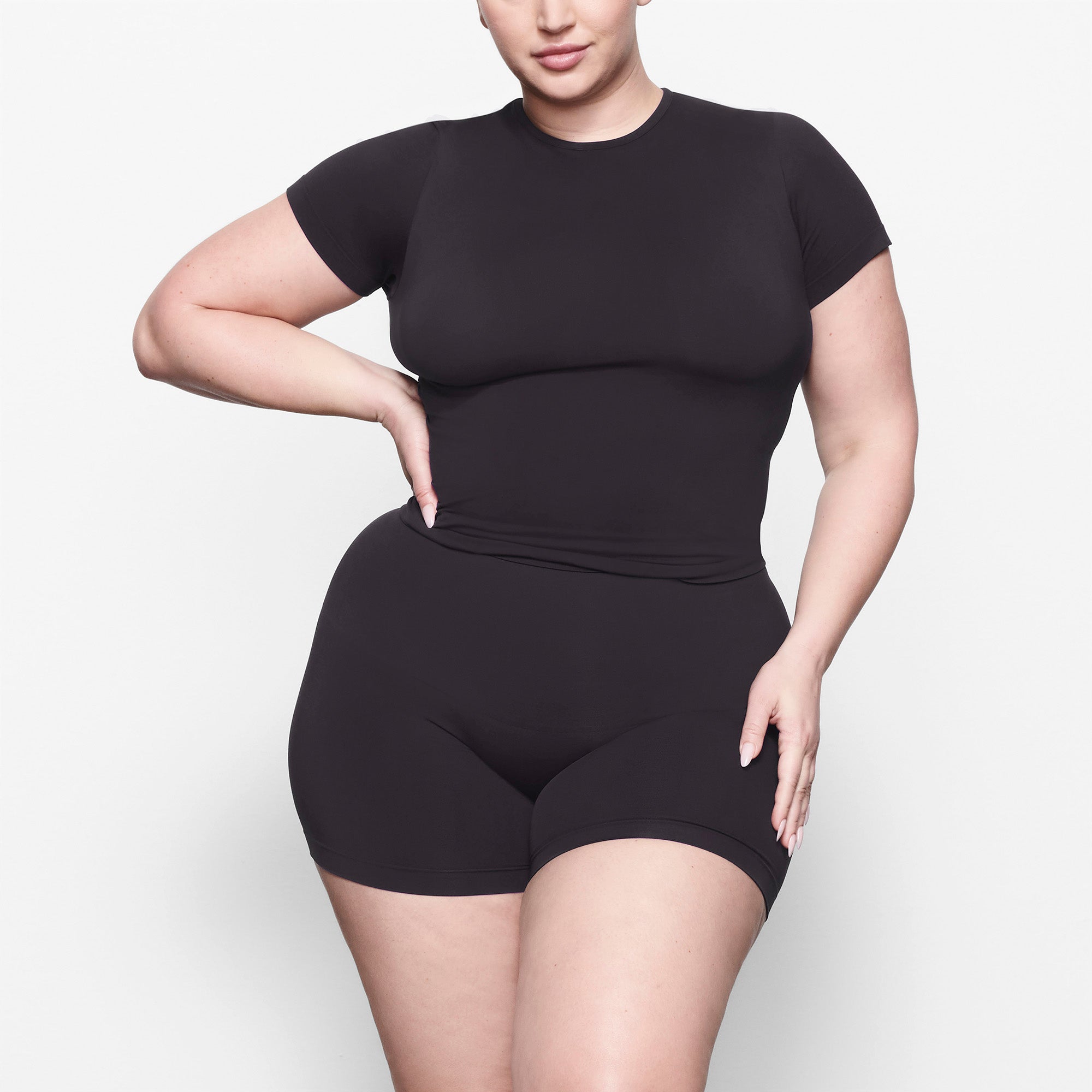 SOFT SMOOTHING SEAMLESS T-SHIRT | ONYX