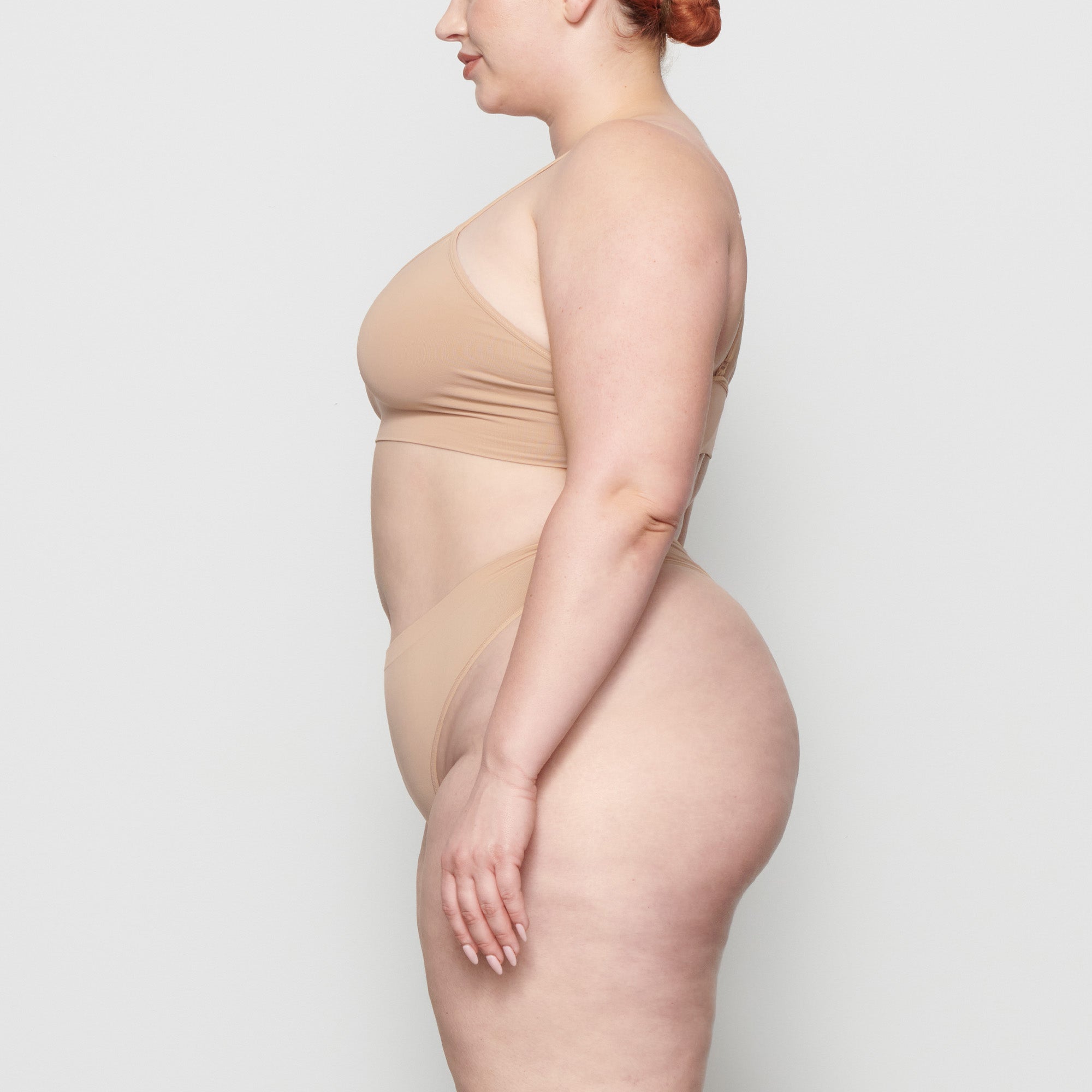 SOFT SMOOTHING SEAMLESS THONG | CLAY - Image 2