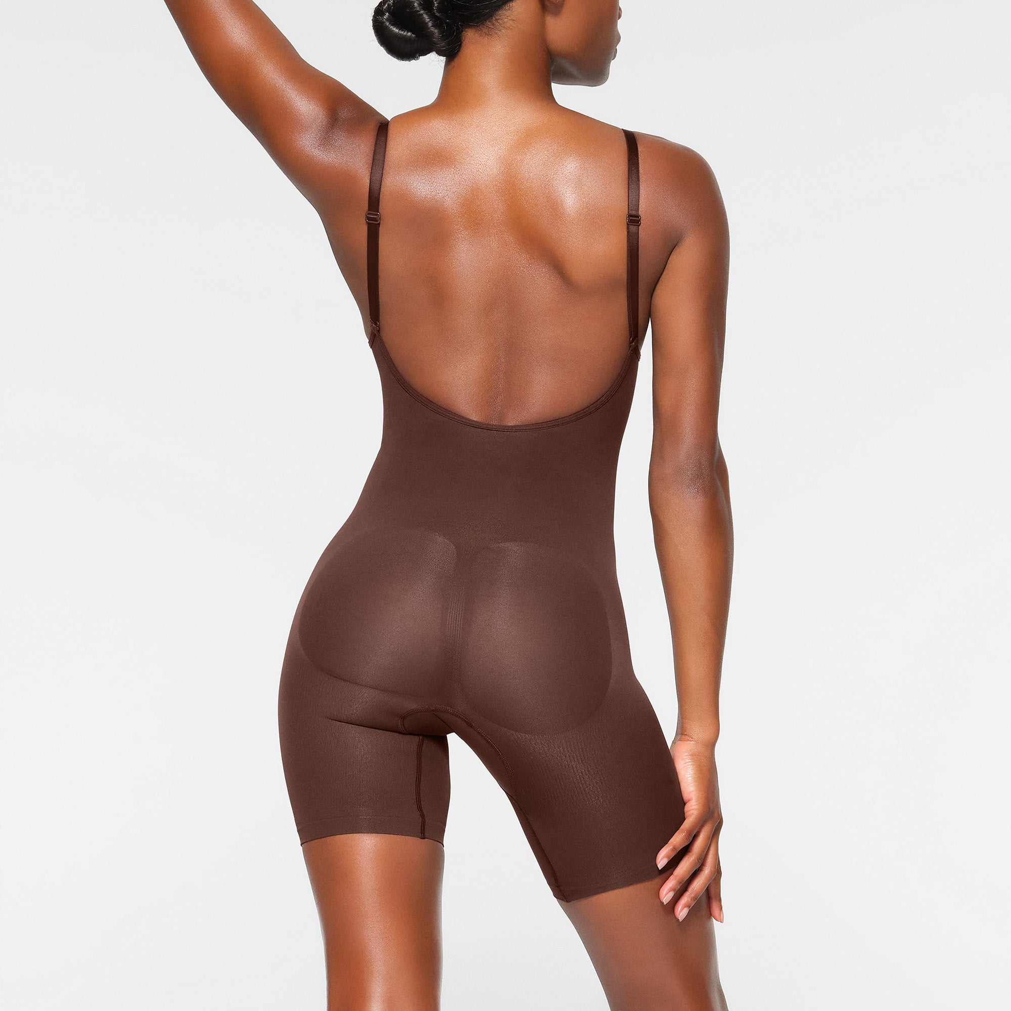 SEAMLESS SCULPT LOW BACK MID THIGH BODYSUIT | COCOA