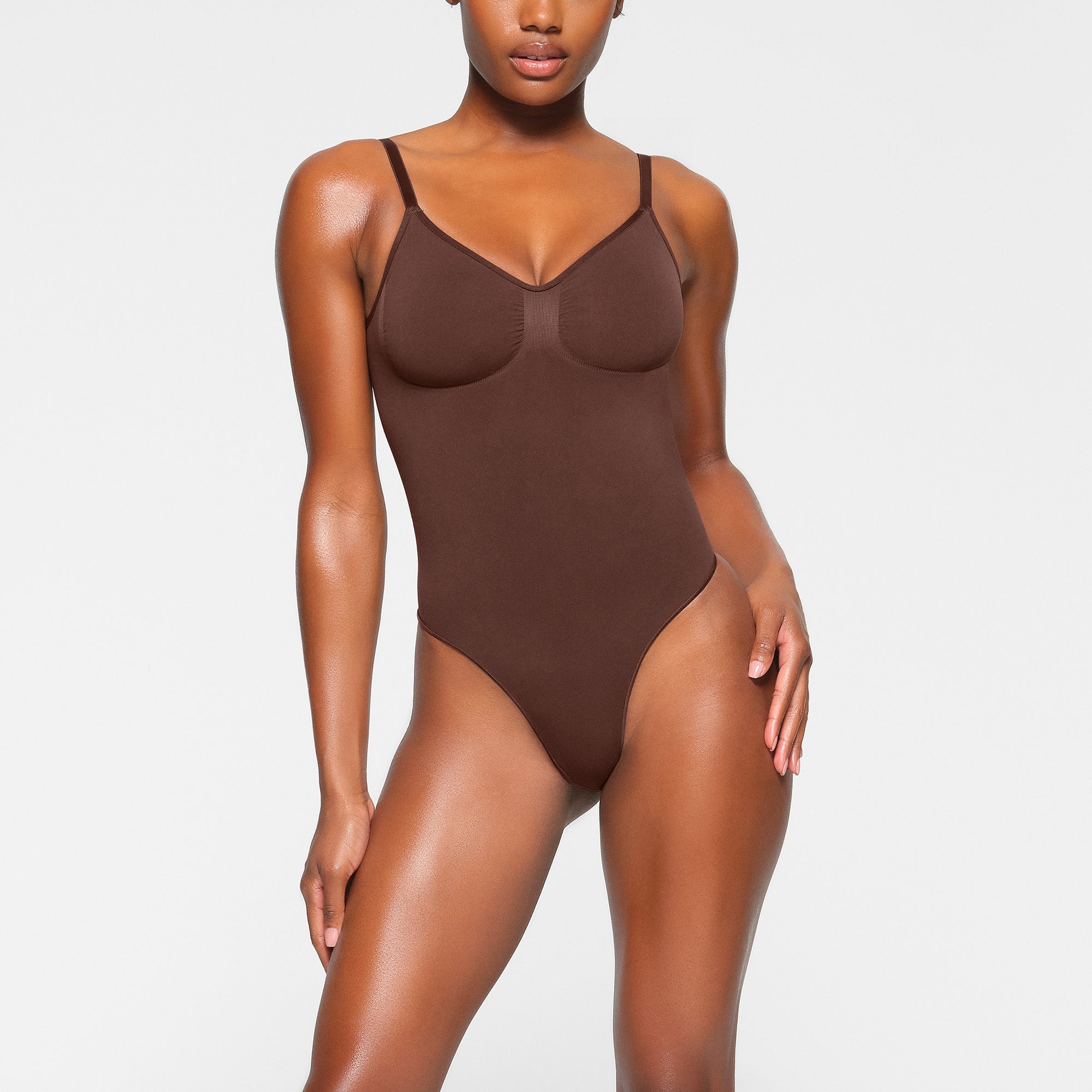 SEAMLESS SCULPT LOW BACK THONG BODYSUIT | COCOA - Image 2
