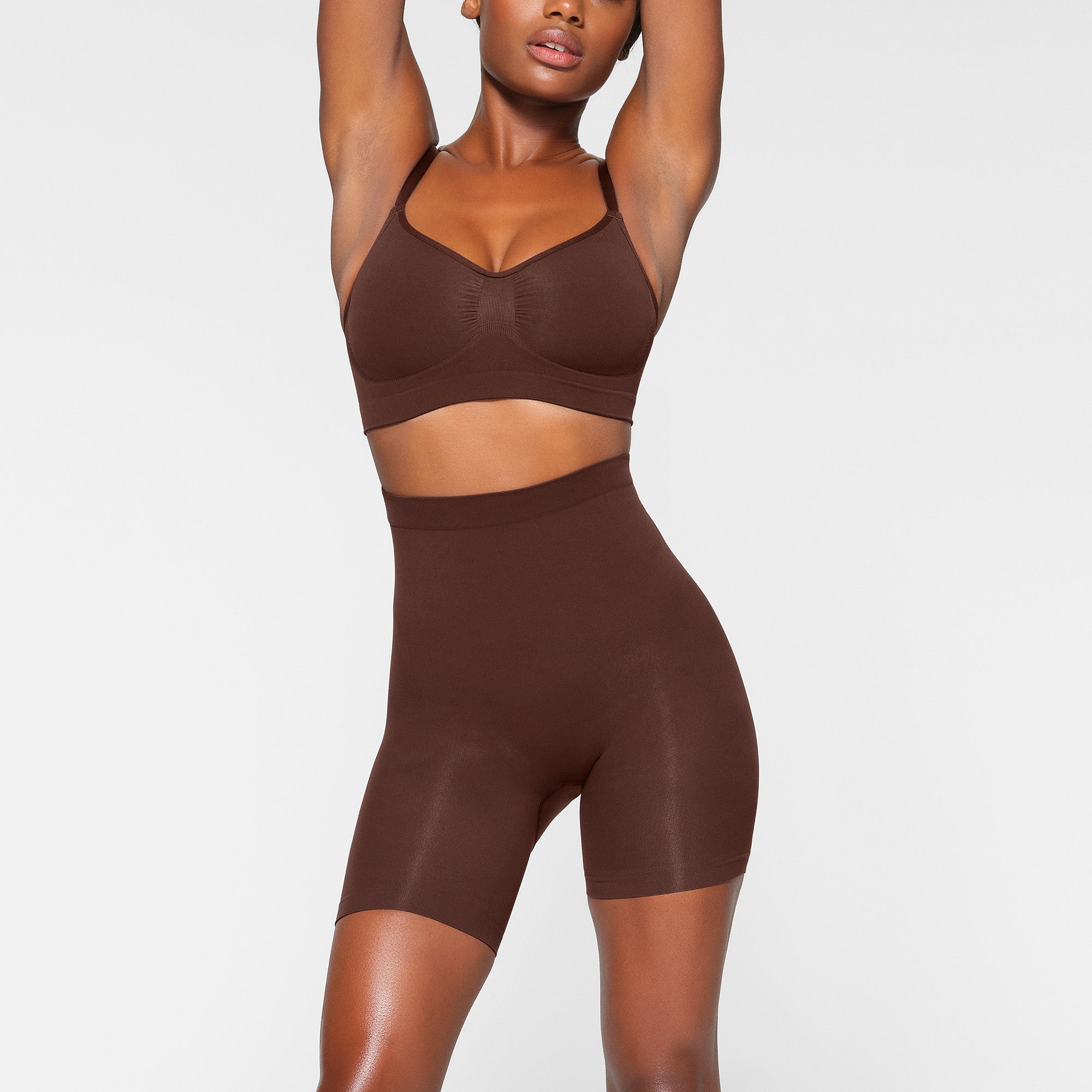 SEAMLESS SCULPT MID THIGH SHORT | COCOA