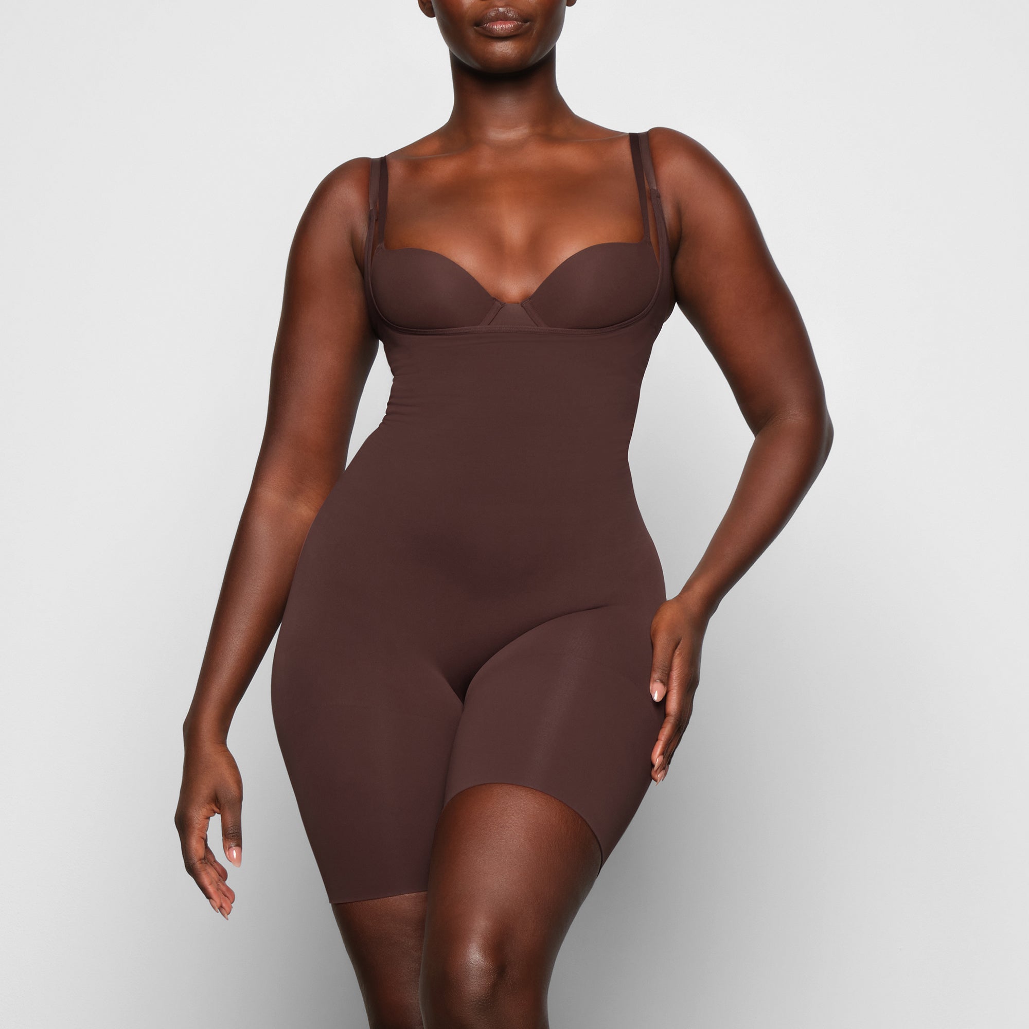 SEAMLESS SCULPT BUTT LIFTING OPEN BUST BODYSUIT | COCOA