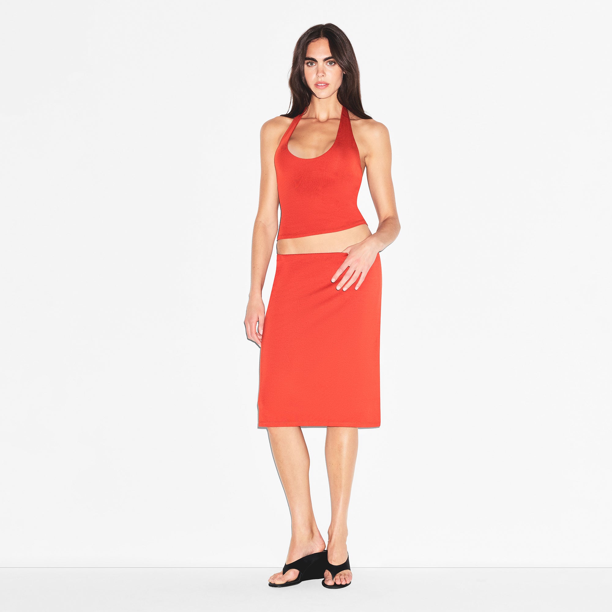 SMOOTH LAYERS HALTER TOP | TERRA