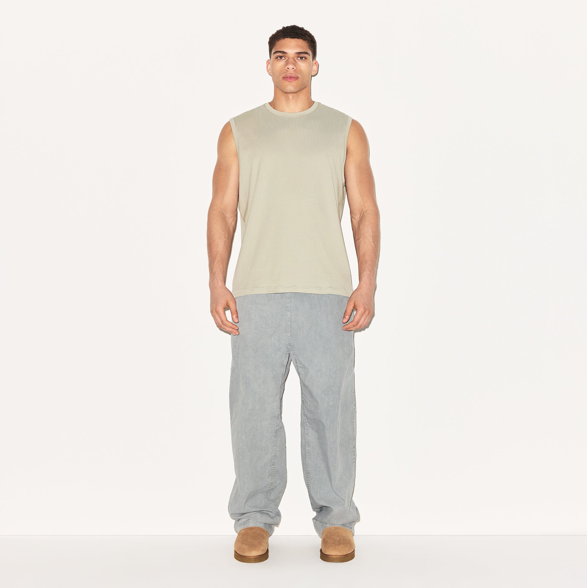 SKIMS COTTON MENS RELAXED SLEEVELESS SHIRT | TALC