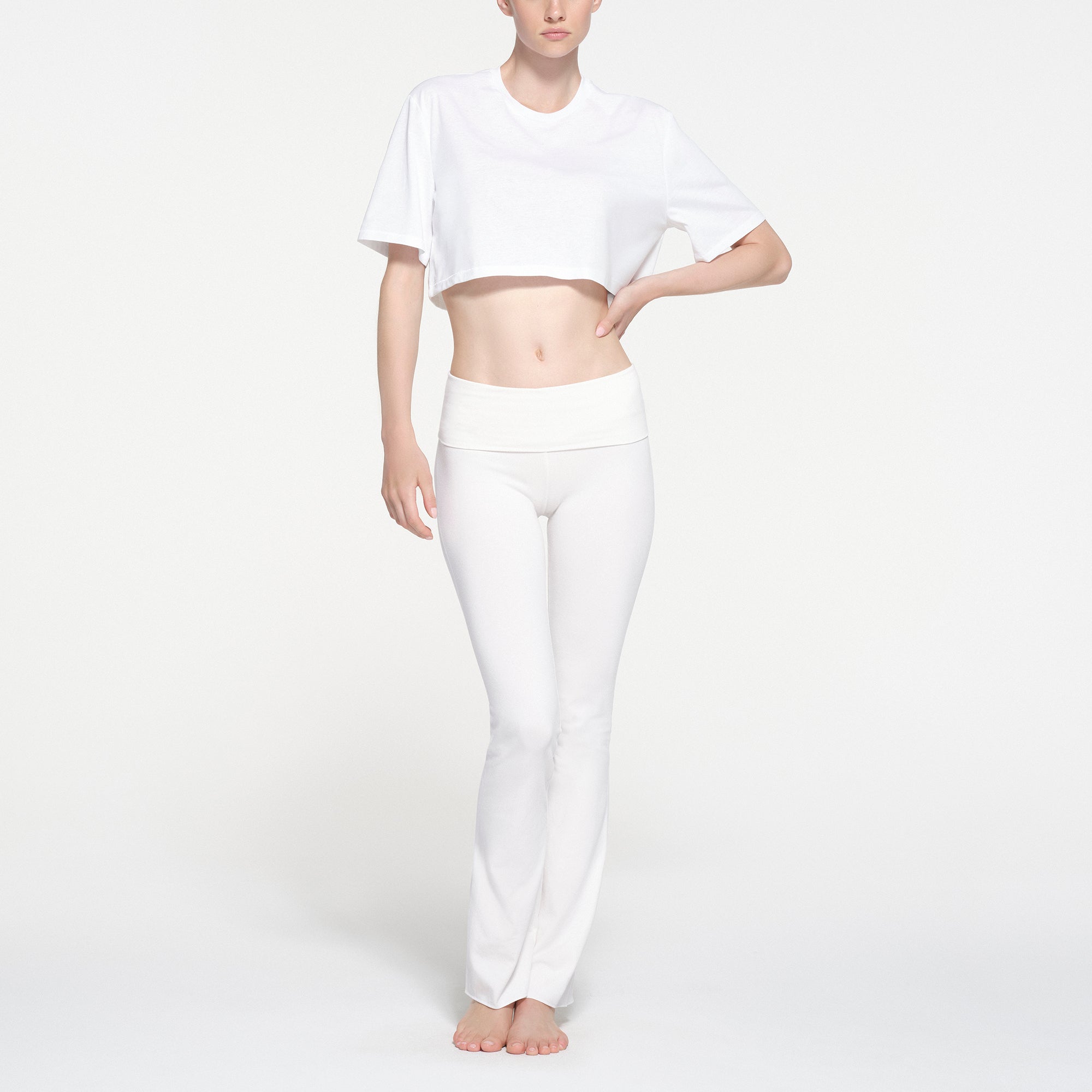 RELAXED TEES OVERSIZED CROPPED T-SHIRT | SNOW