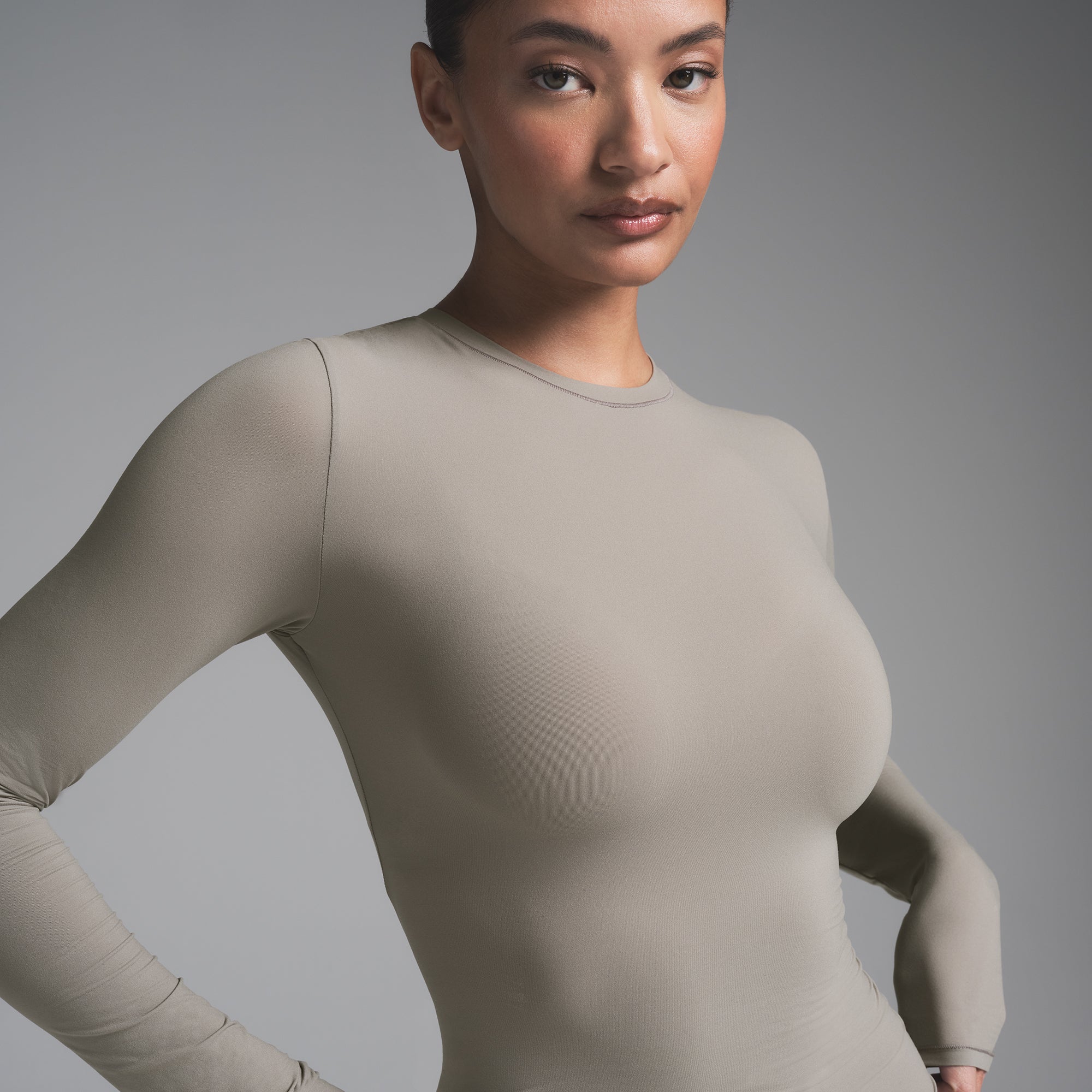 FITS EVERYBODY LONG SLEEVE T-SHIRT | SMOKE - Image 2