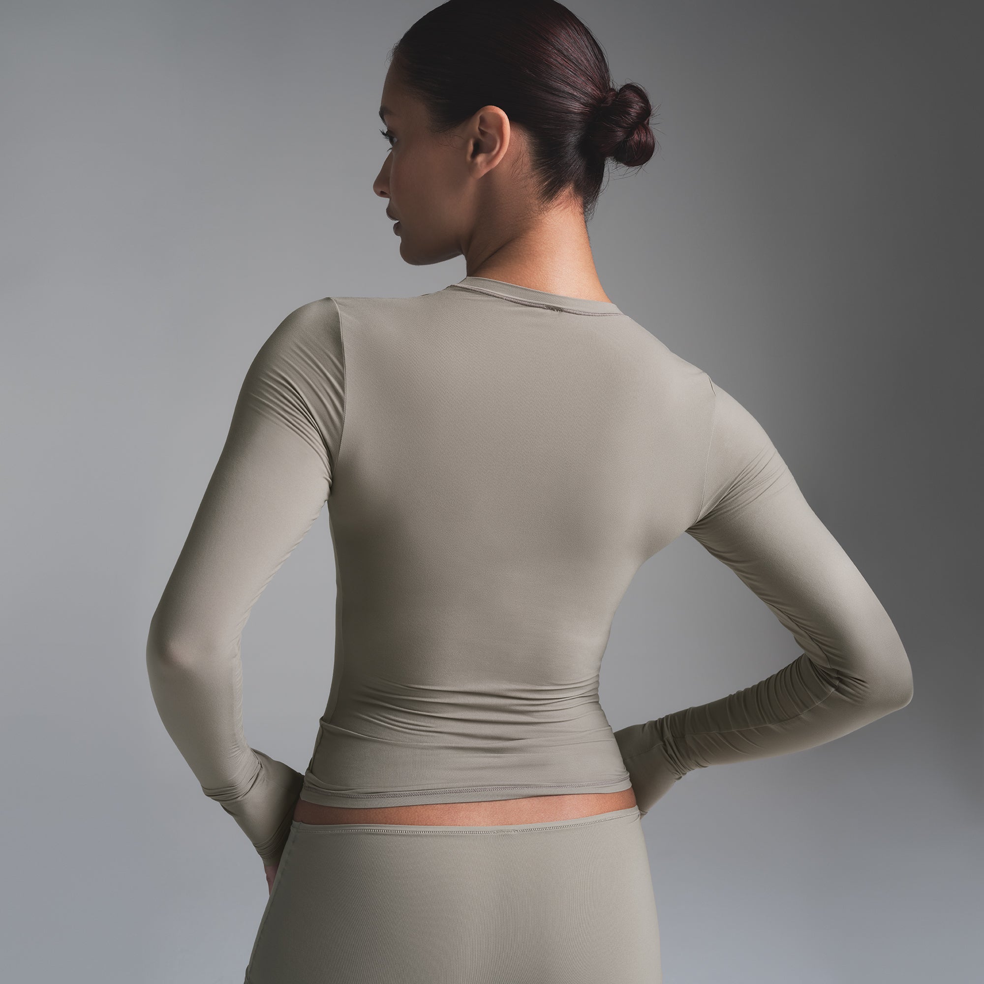 FITS EVERYBODY LONG SLEEVE T-SHIRT | SMOKE - Image 3