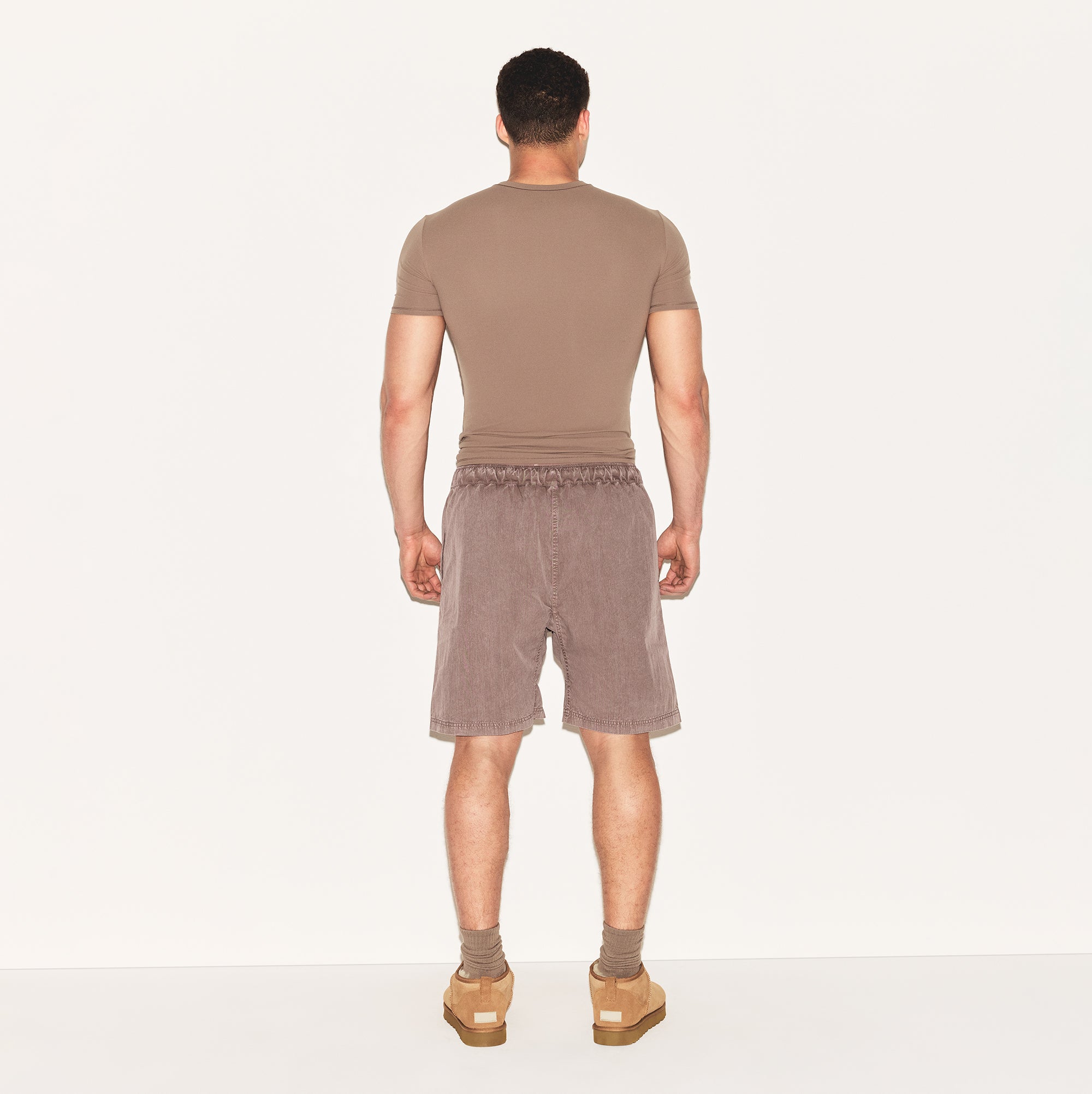 FITS EVERYBODY MENS SLIM T-SHIRT | UMBER - Image 3