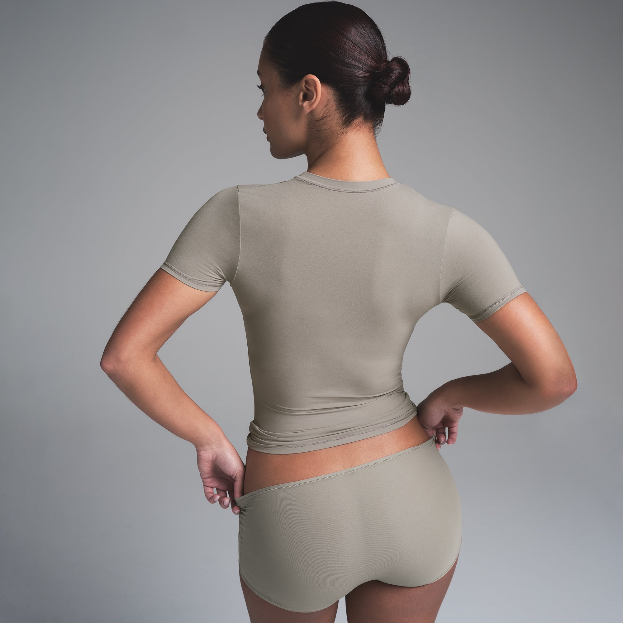 FITS EVERYBODY T-SHIRT | SMOKE - Image 3